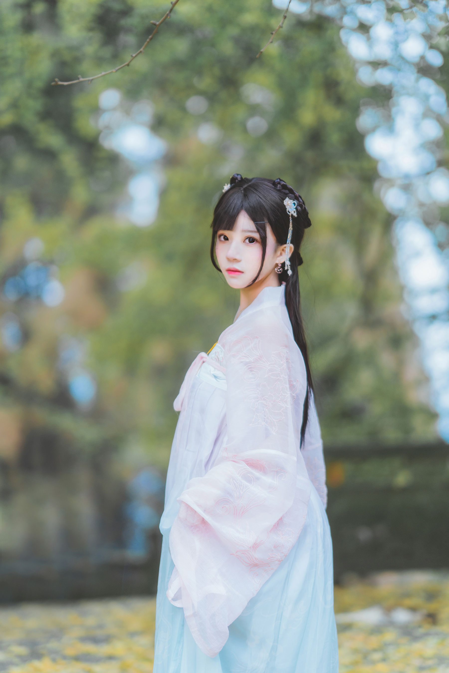 图片[4] - 桜桃喵 - 温柔之汉服银杏 [10P] - 机器猫次元 - 机器猫次元