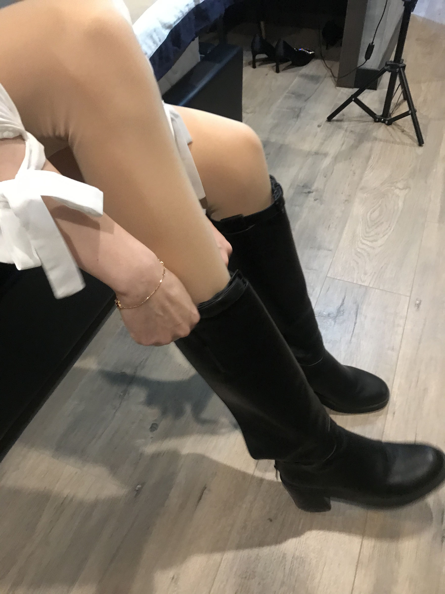 图片[1] - 麋鹿_Monroe 2020.03.02 皮裙肉丝 [40P] - 机器猫次元 - 机器猫次元