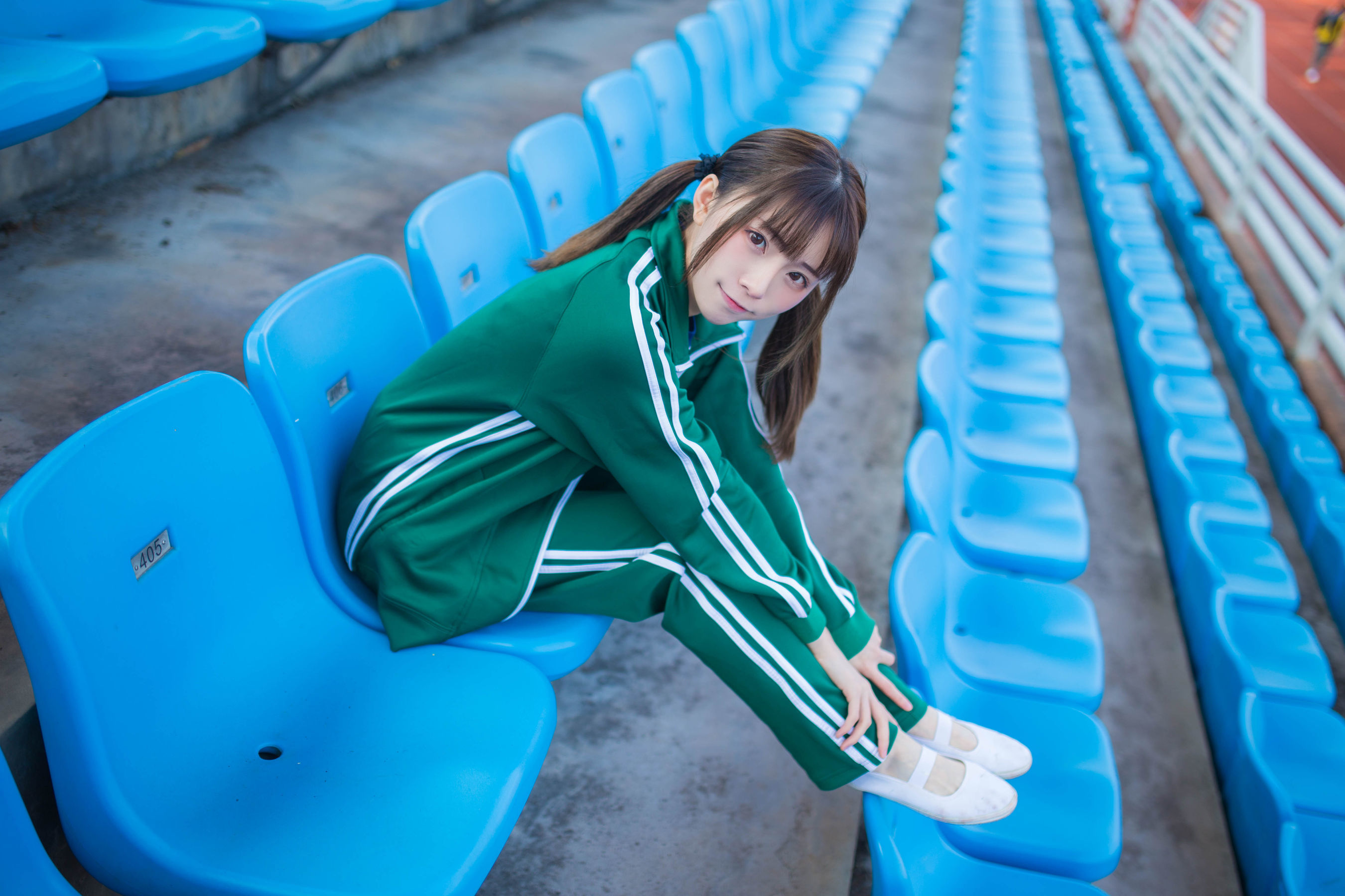 图片[1] - Kitaro_绮太郎 绿色运动服女孩 [18P] - 机器猫次元 - 机器猫次元