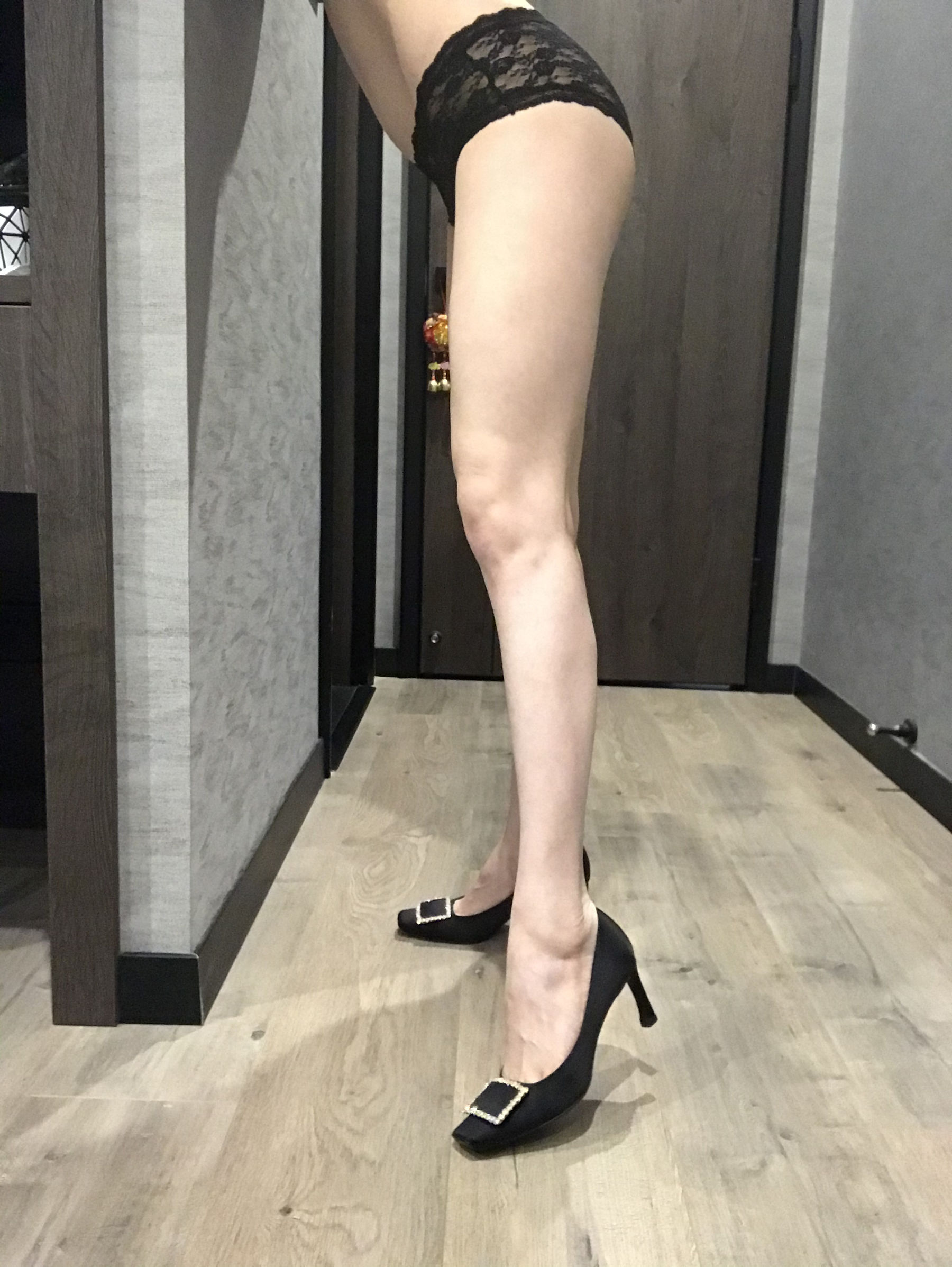 图片[1] - 麋鹿_Monroe 2020.04.25 裸足长腿 [32P] - 机器猫次元 - 机器猫次元