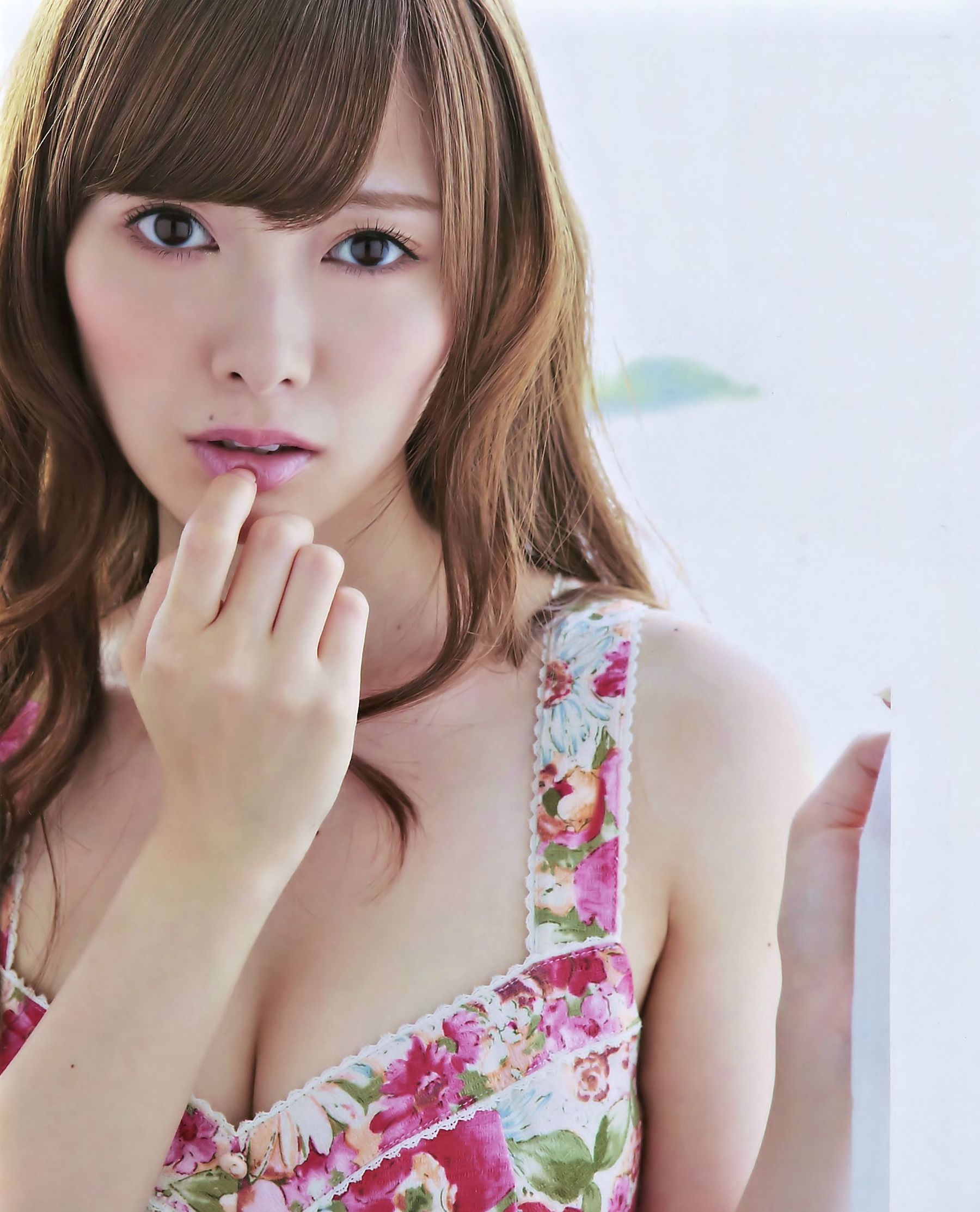 图片[4] - [BUBKA] 2014.10 白石麻衣 向井地美音 [16P] - 机器猫次元 - 机器猫次元