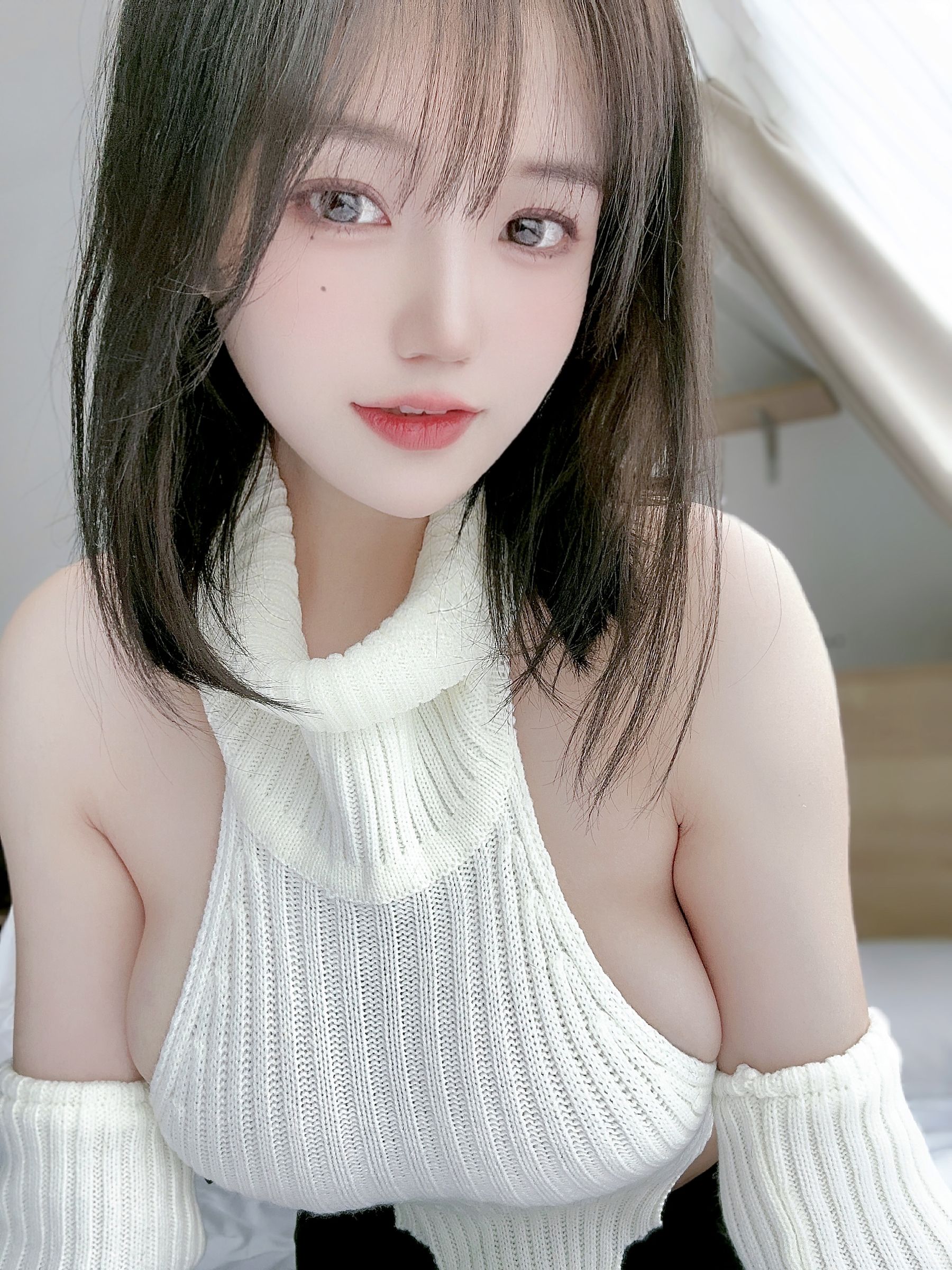 图片[2] - 小仓千代w 2022-12-14 白色露背毛衣 [31P] - 机器猫次元 - 机器猫次元