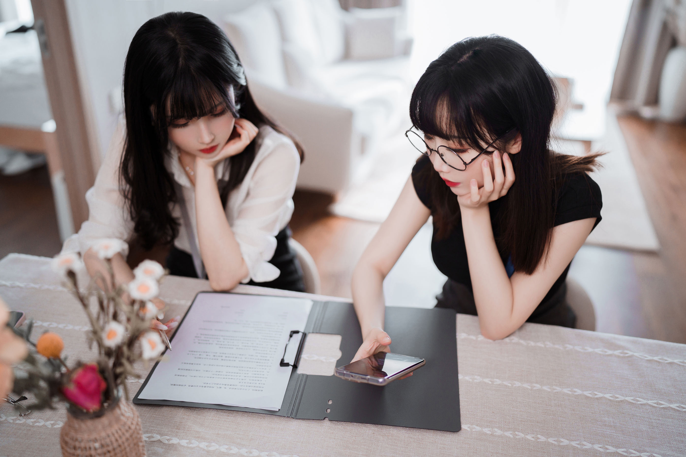 图片[1] - rioko凉凉子 - OL百合 [50P] - 机器猫次元 - 机器猫次元