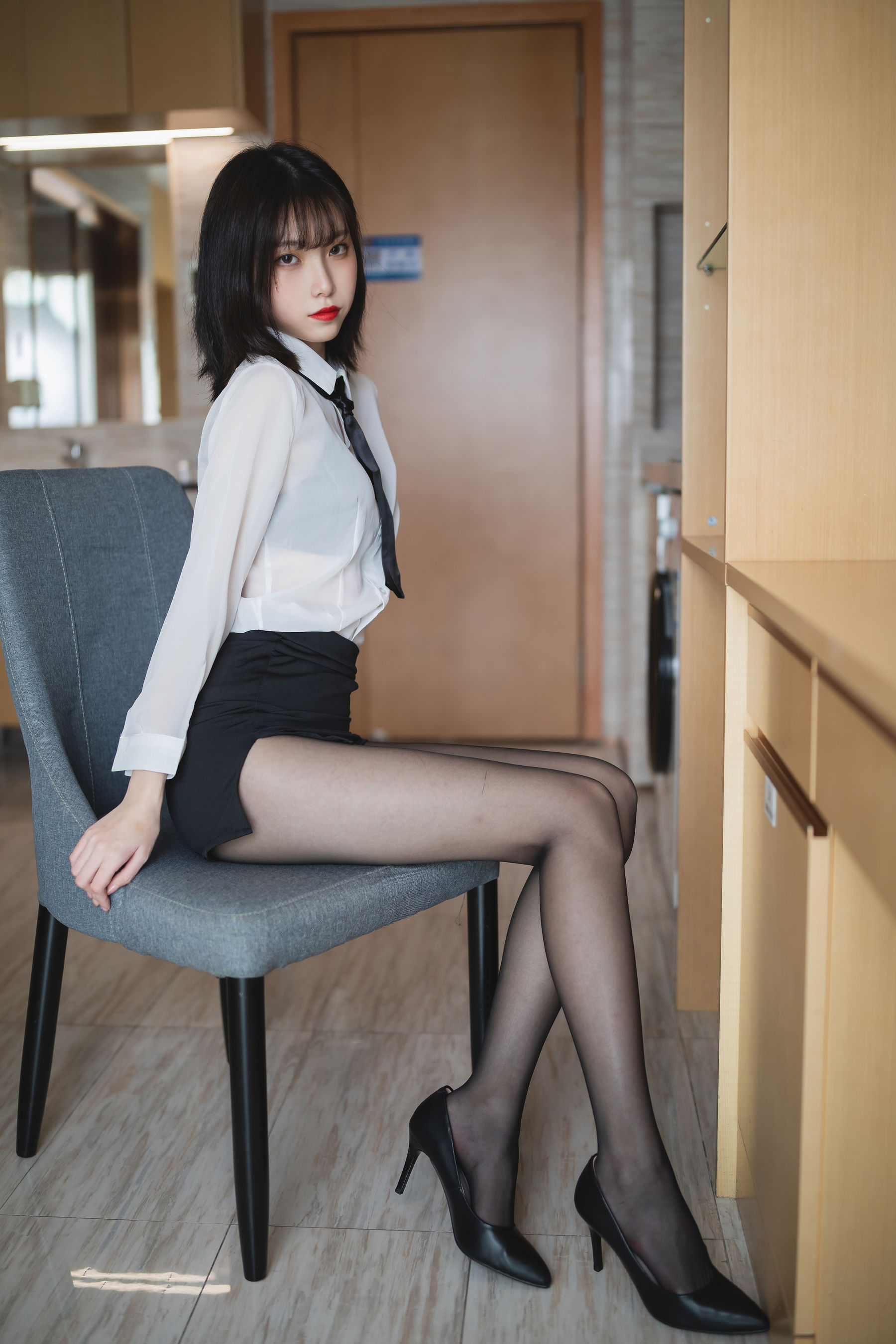 图片[8] - 许岚 - OL制服 [41P] - 机器猫次元 - 机器猫次元