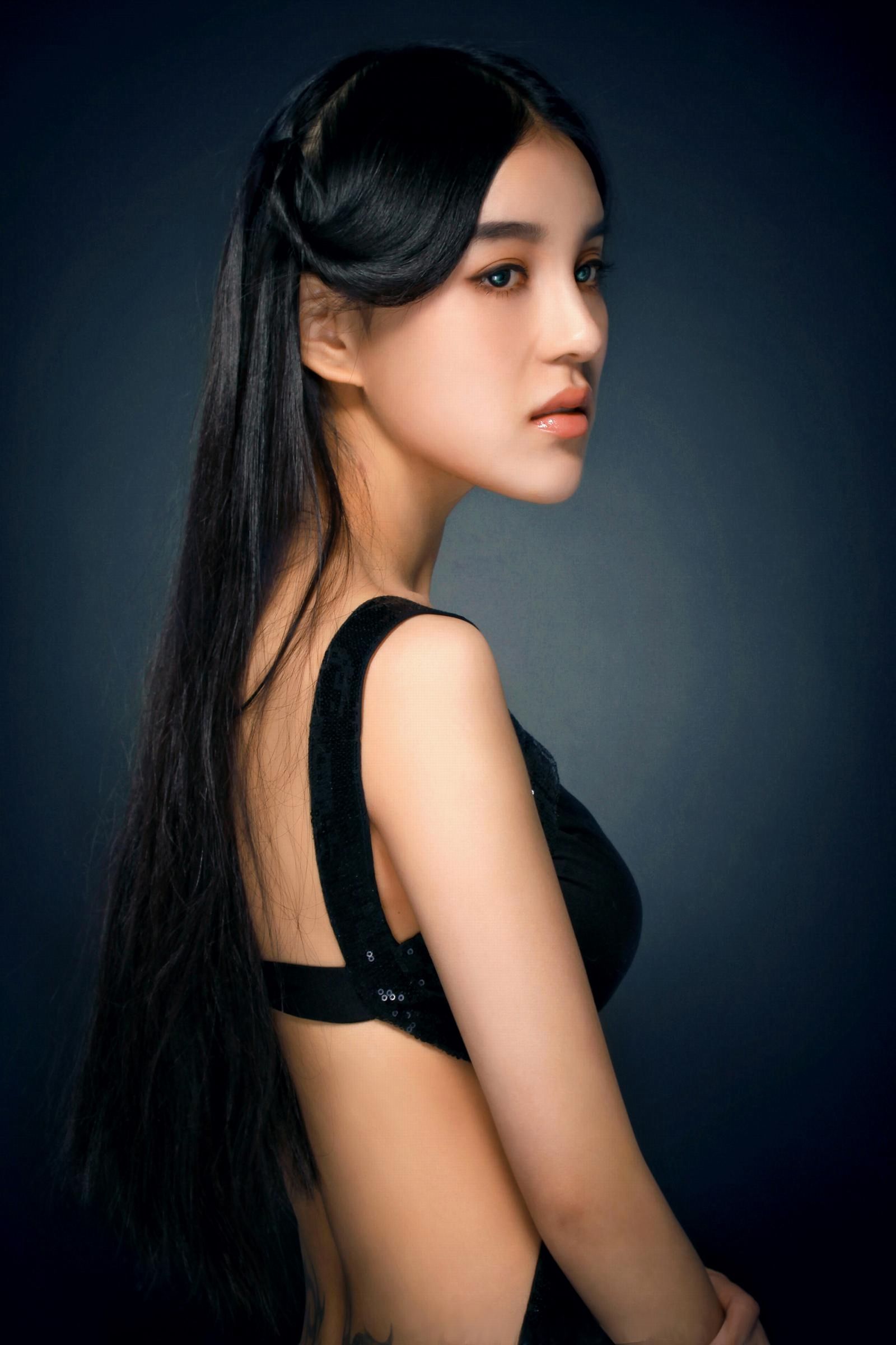 图片[1] - 混血美女模特石一伊 棚拍图片 [45P] - 机器猫次元 - 机器猫次元