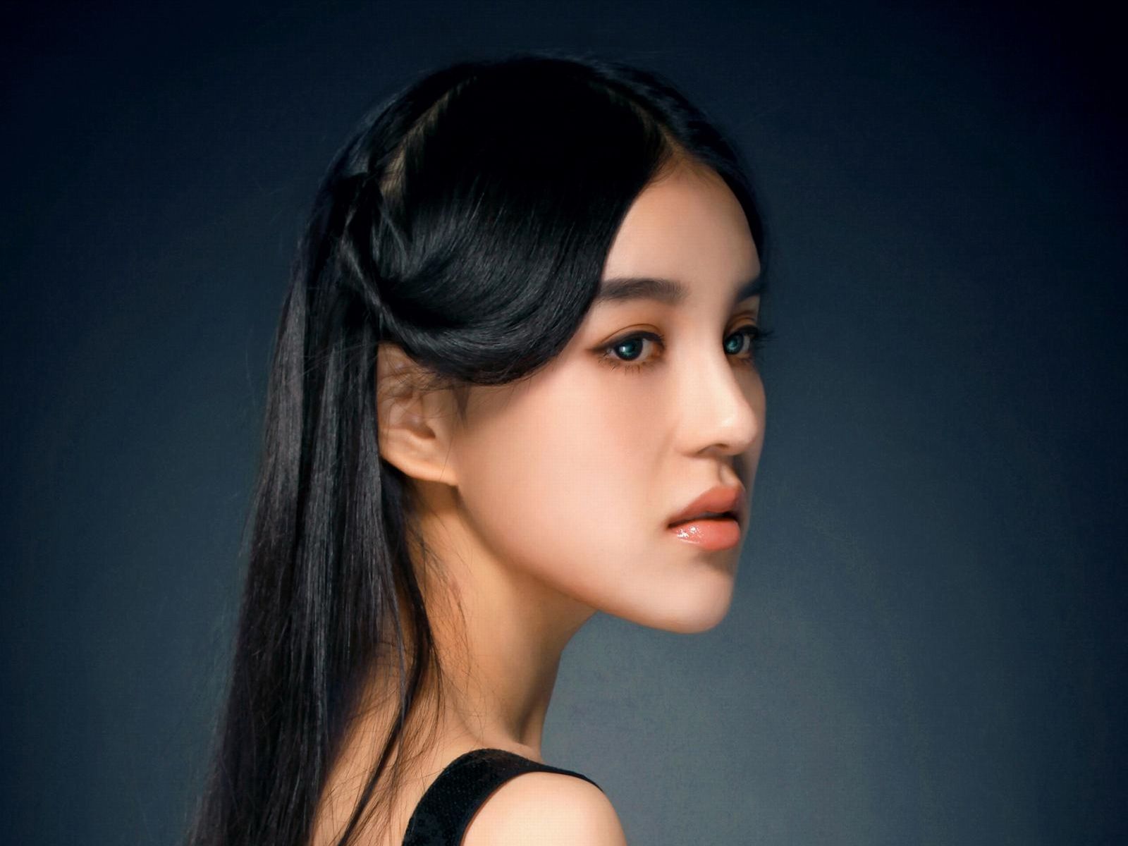 图片[4] - 混血美女模特石一伊 棚拍图片 [45P] - 机器猫次元 - 机器猫次元