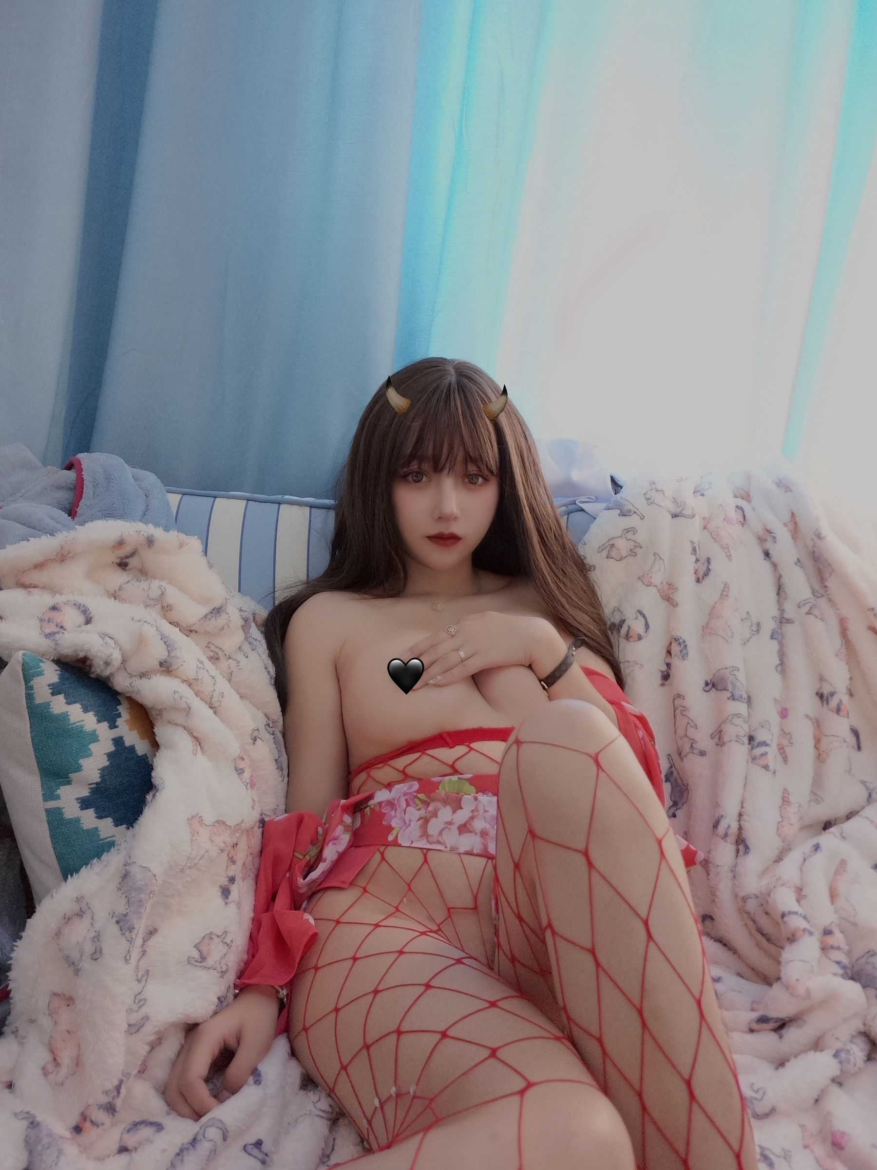 图片[8] - 过期米线线喵 - 红色网袜 [17P] - 机器猫次元 - 机器猫次元