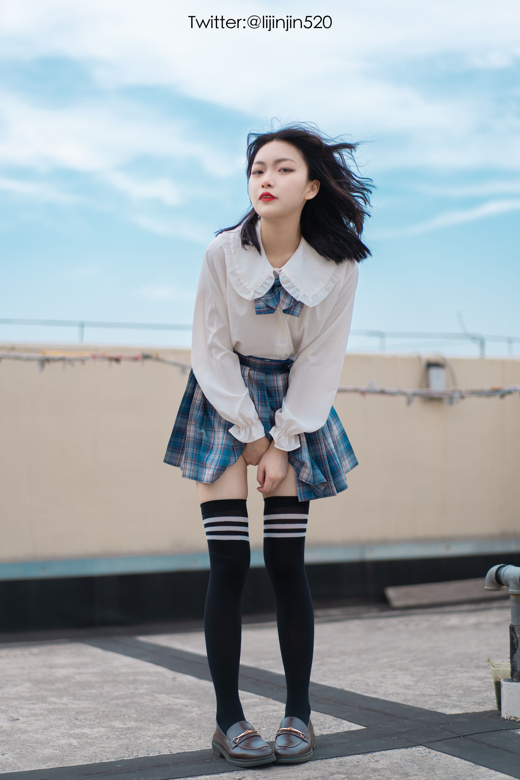 图片[1] - 梨瑾瑾 - 户外JK [35P] - 机器猫次元 - 机器猫次元