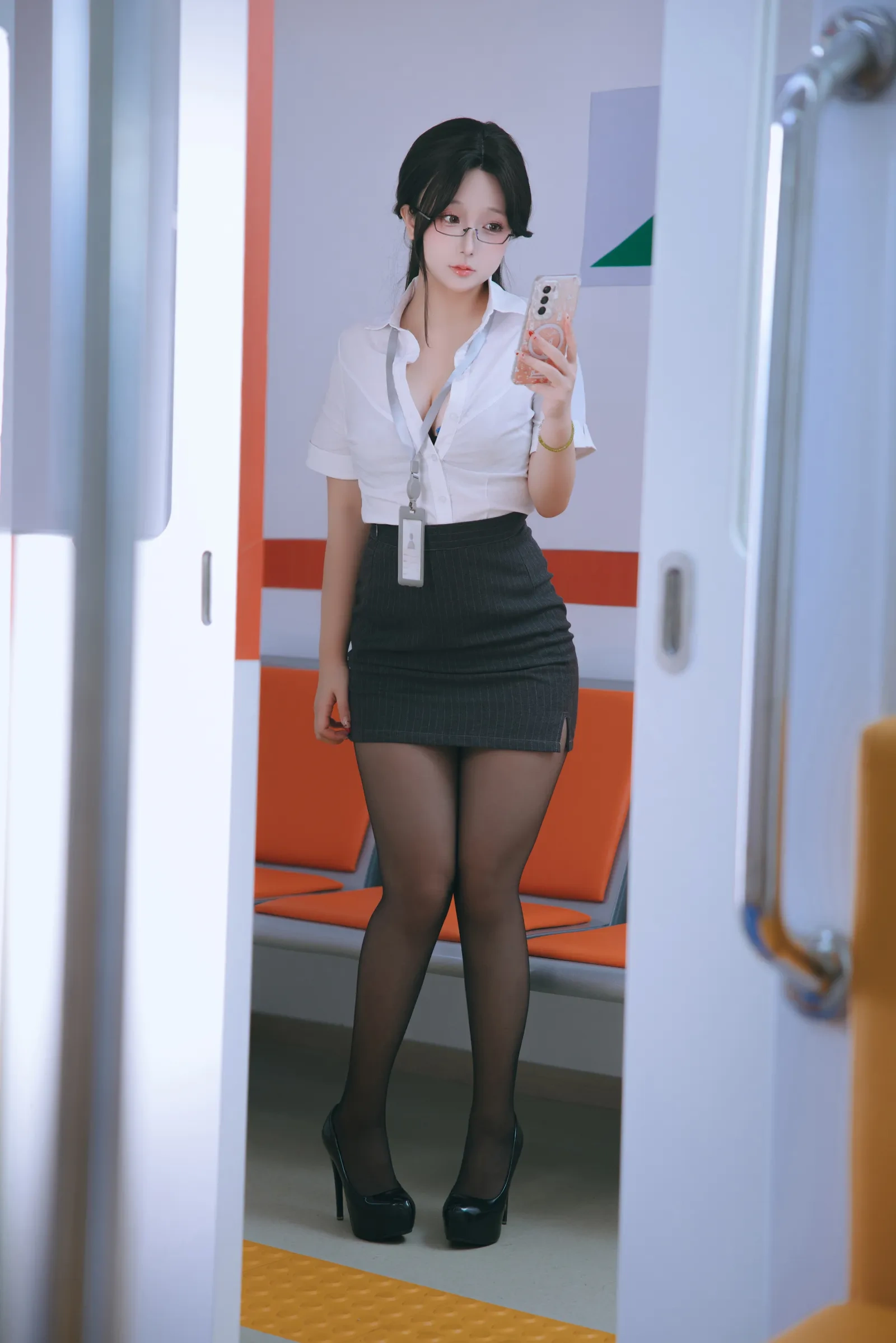 图片[3] - 日奈娇 - 地铁OL [98P] - 机器猫次元 - 机器猫次元