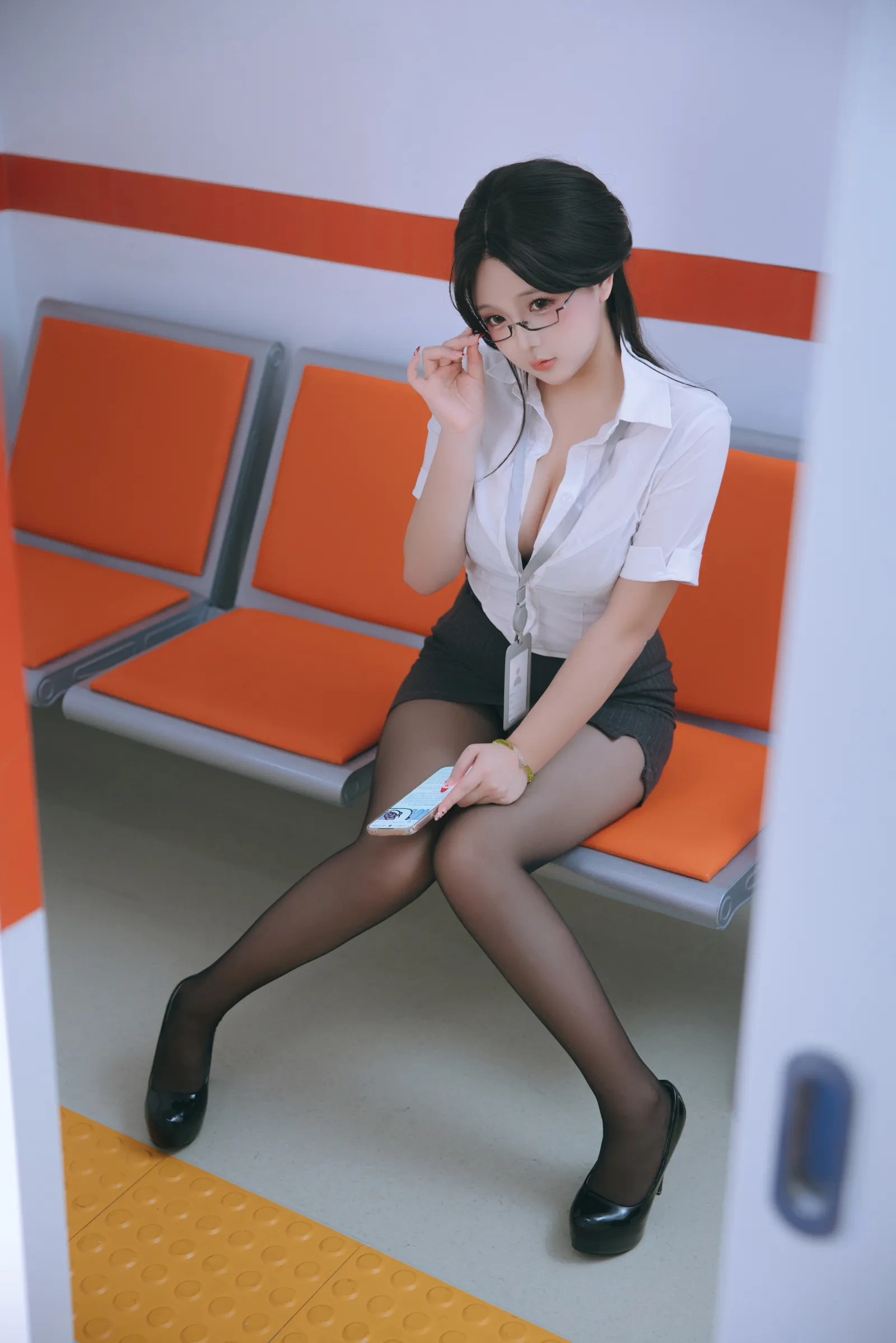 图片[4] - 日奈娇 - 地铁OL [98P] - 机器猫次元 - 机器猫次元