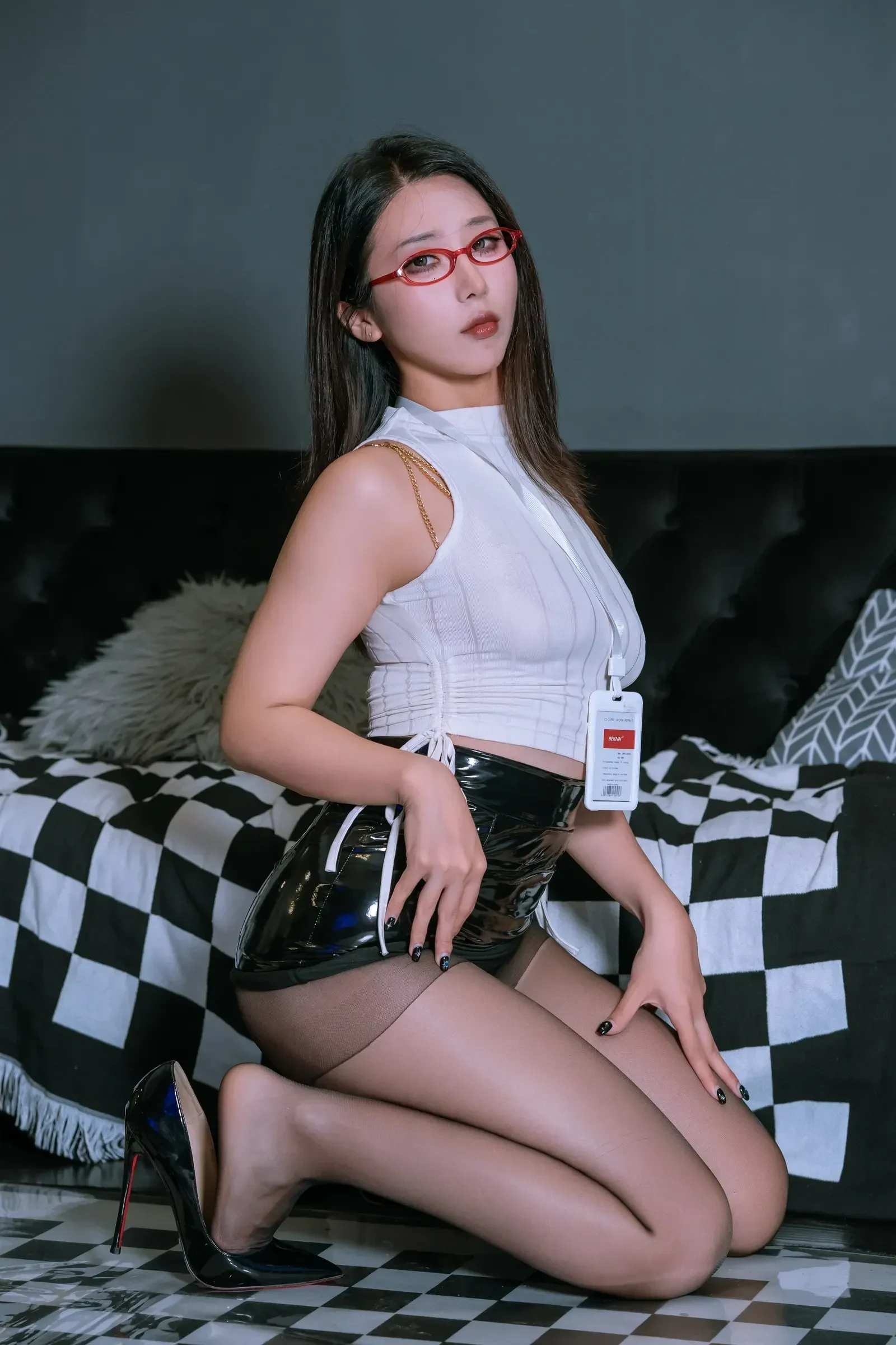图片[1] - 云溪溪 - 奶桃麻辣OL [120P] - 机器猫次元 - 机器猫次元