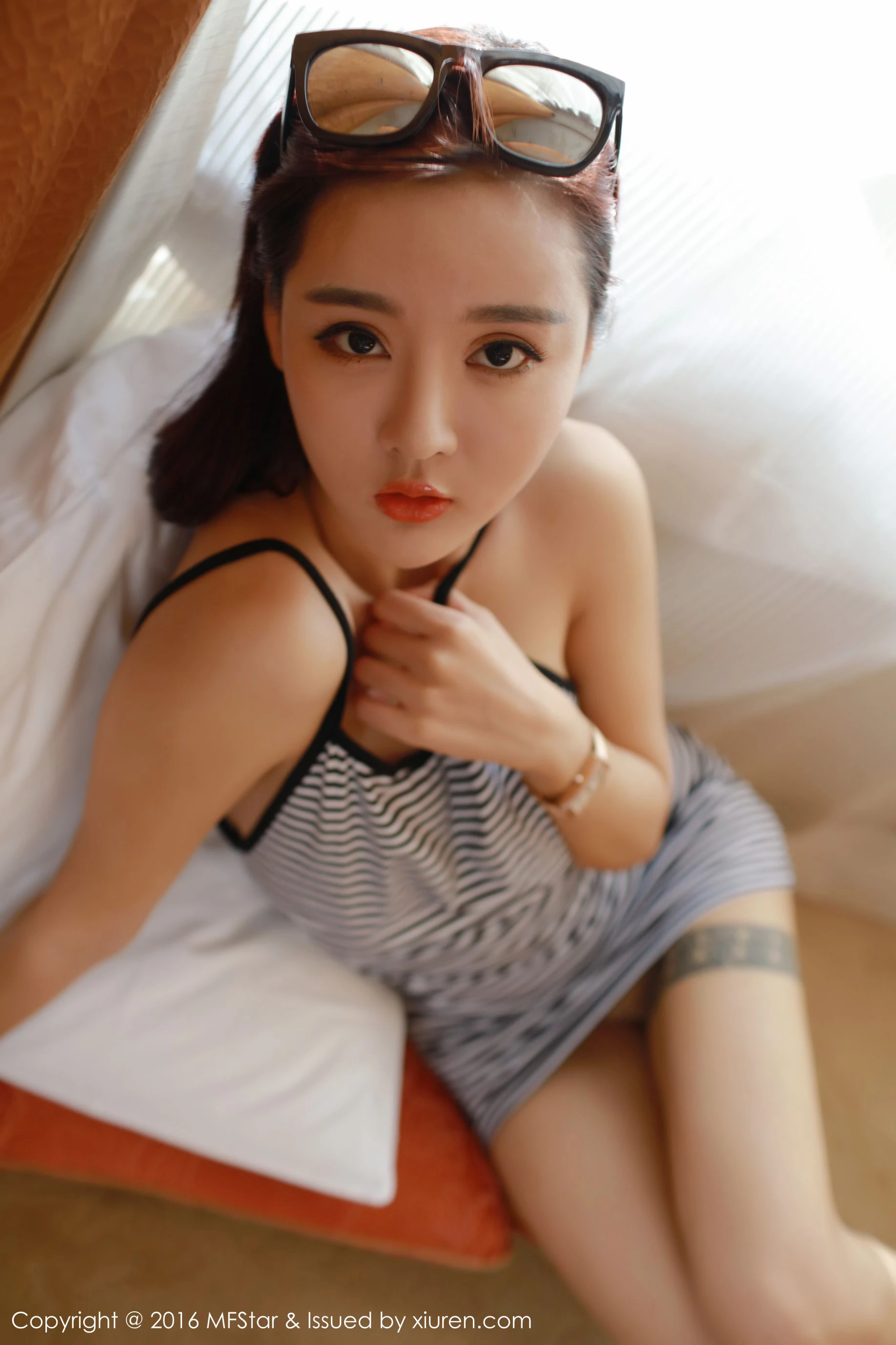 图片[1] - 佳佳JiaJia &五官精致、颜值靓丽且拥有傲人巨乳的美女模特 模范学院 Vol.060 - 机器猫次元 - 机器猫次元