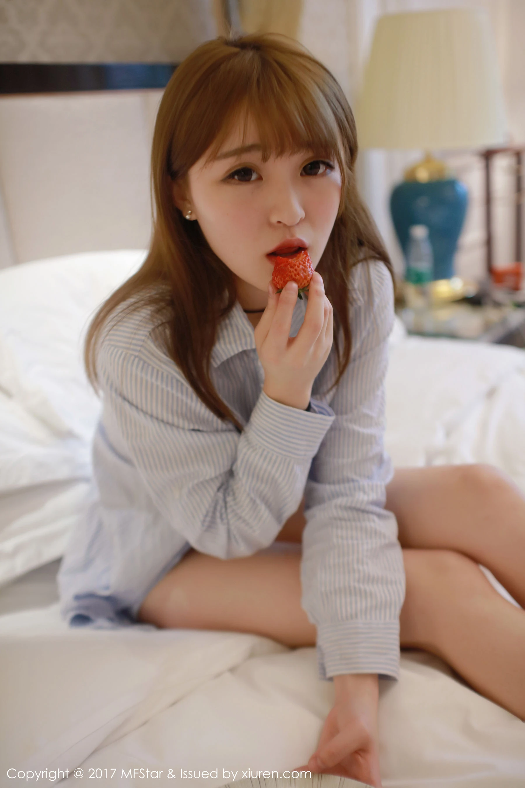 图片[4] - 伊小七MoMo《草莓内裤+衬衫系列》 模范学院 Vol.096 - 机器猫次元 - 机器猫次元