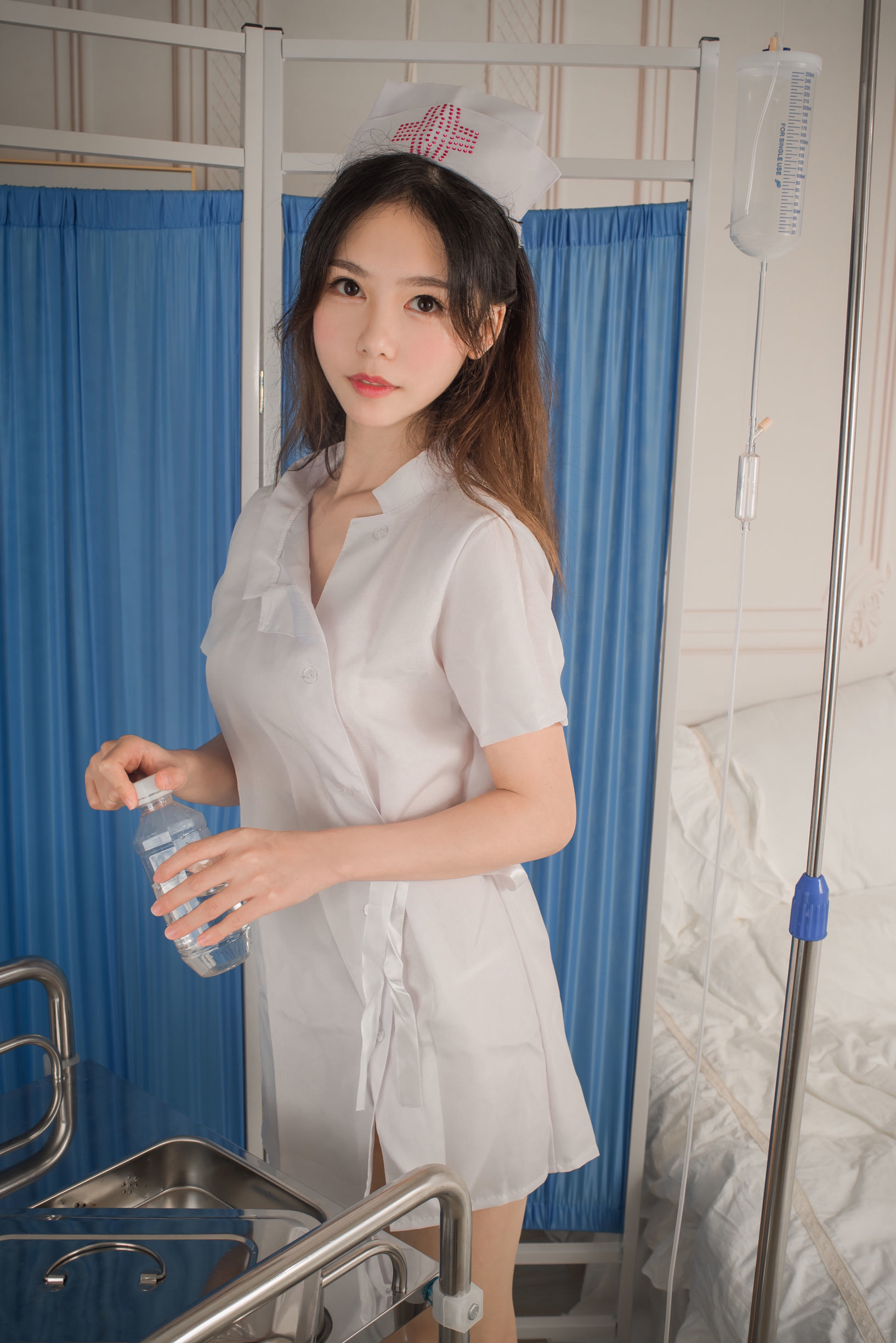 图片[1] - 抖娘-利世图集 俏皮小护士 [41P] - 机器猫次元 - 机器猫次元