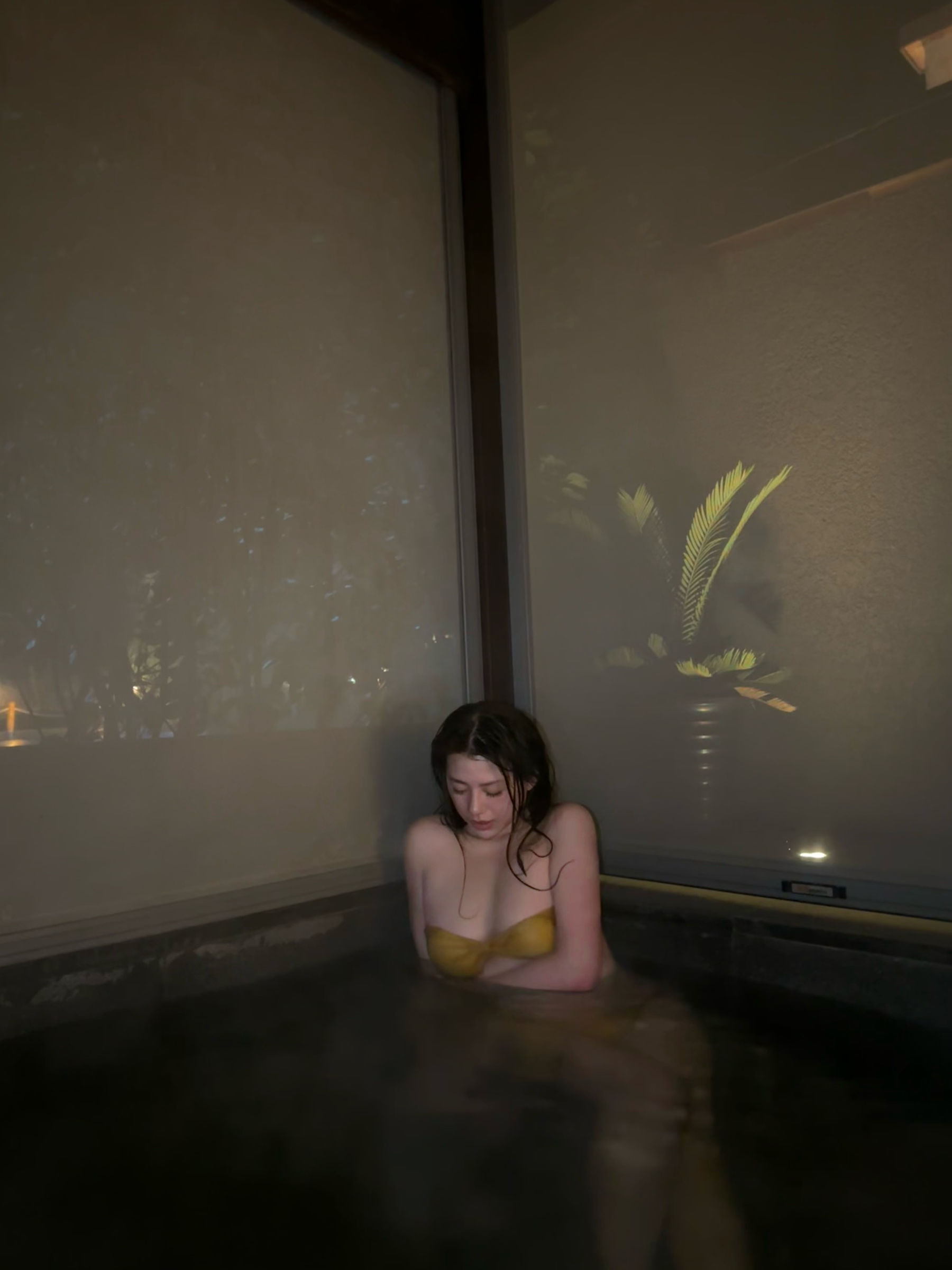 图片[4] - 奶宝妹纸 - 深夜游泳池 [24P] - 机器猫次元 - 机器猫次元