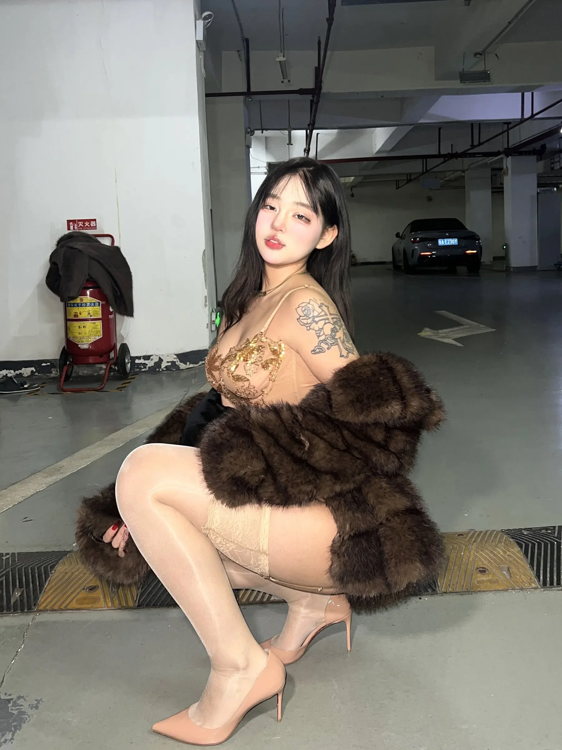图片[4] - 小u优优子 - 貂皮大衣 [50P] - 机器猫次元 - 机器猫次元
