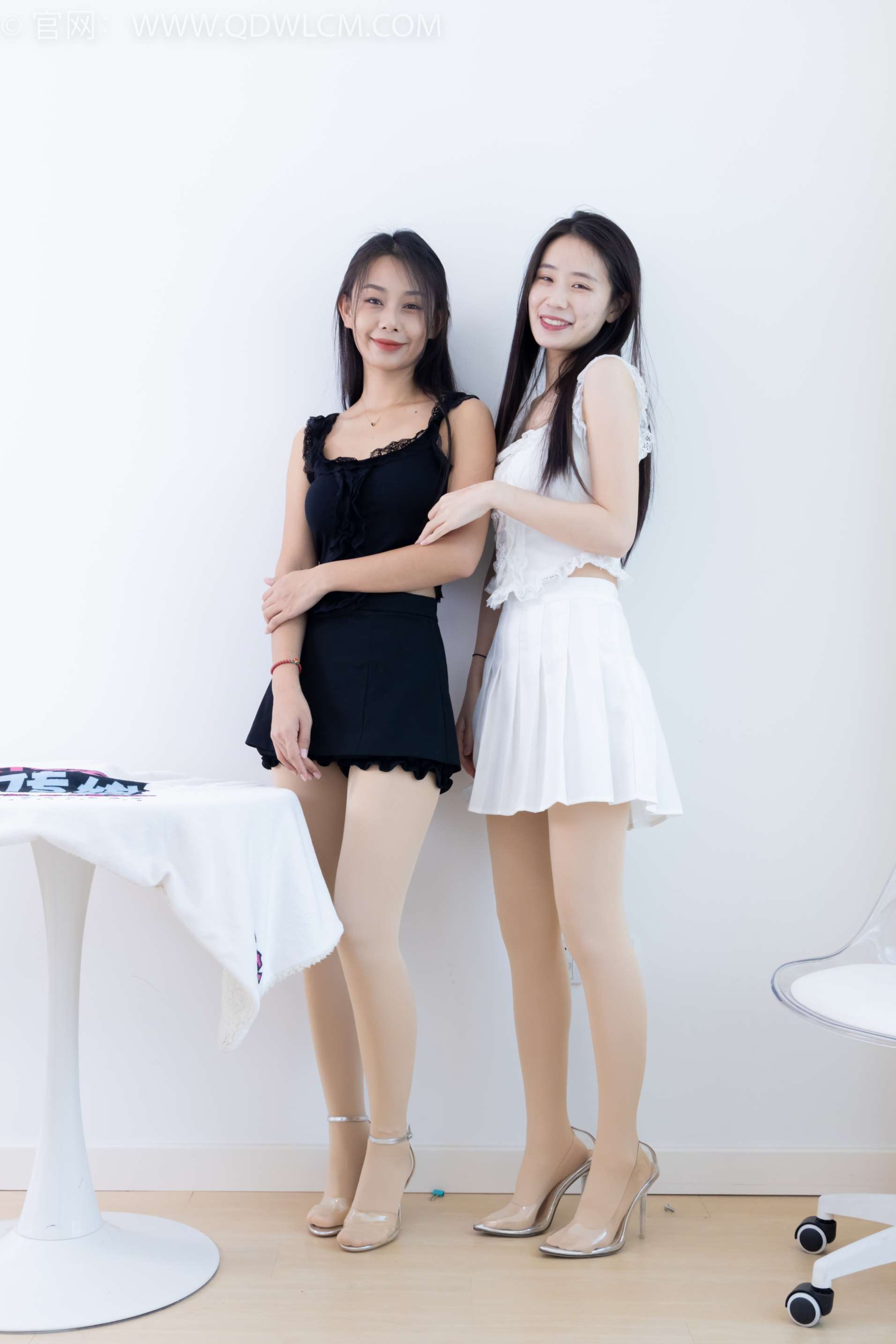 图片[1] - 物恋传媒 NO.2210 菜菜&岚岚-要你的温柔[200P-1V-6.94G] - 机器猫次元 - 机器猫次元