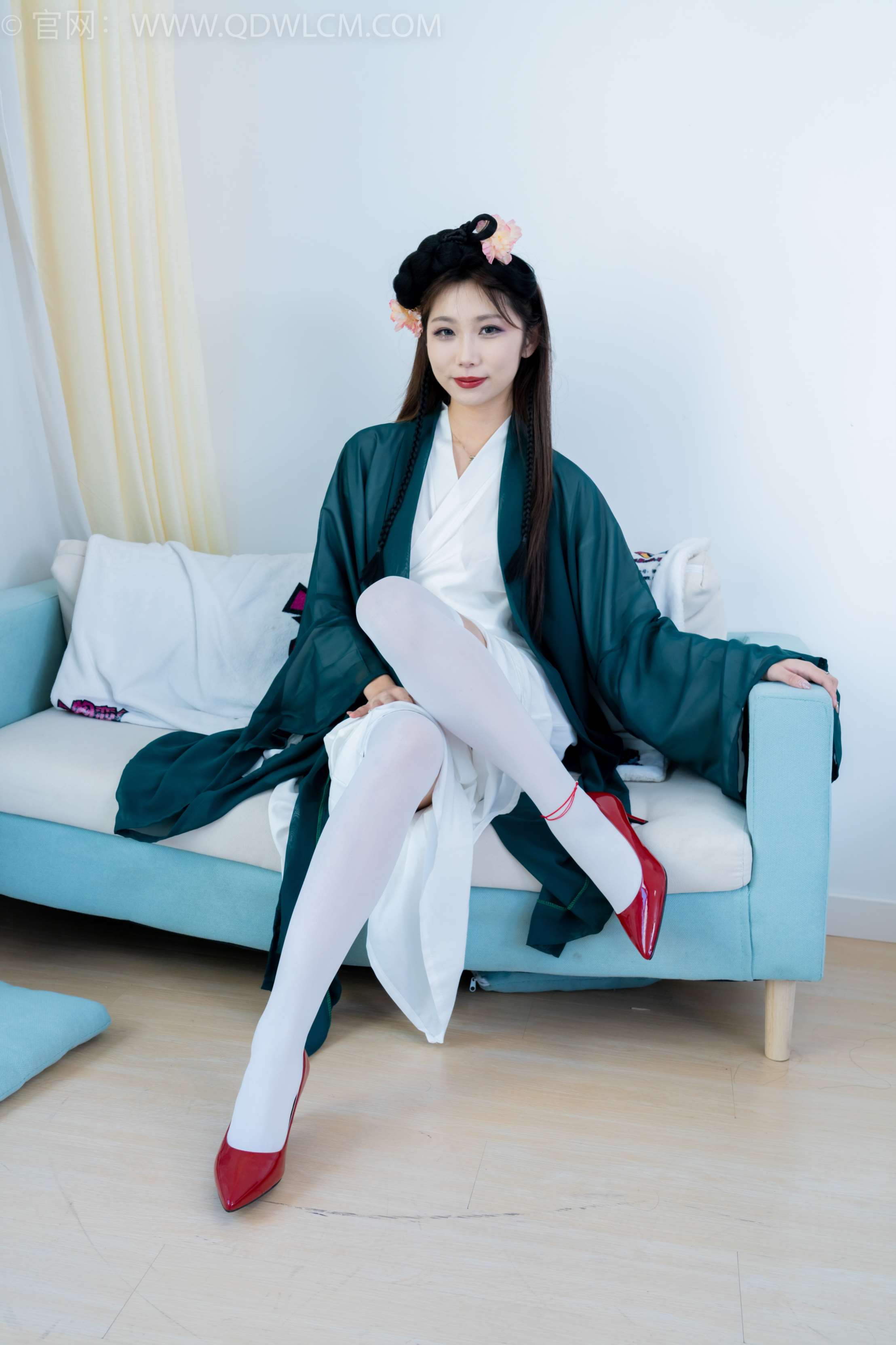 图片[1] - 物恋传媒 NO.2212 泡泡-一滴泪[200P-1V-5.53G] - 机器猫次元 - 机器猫次元