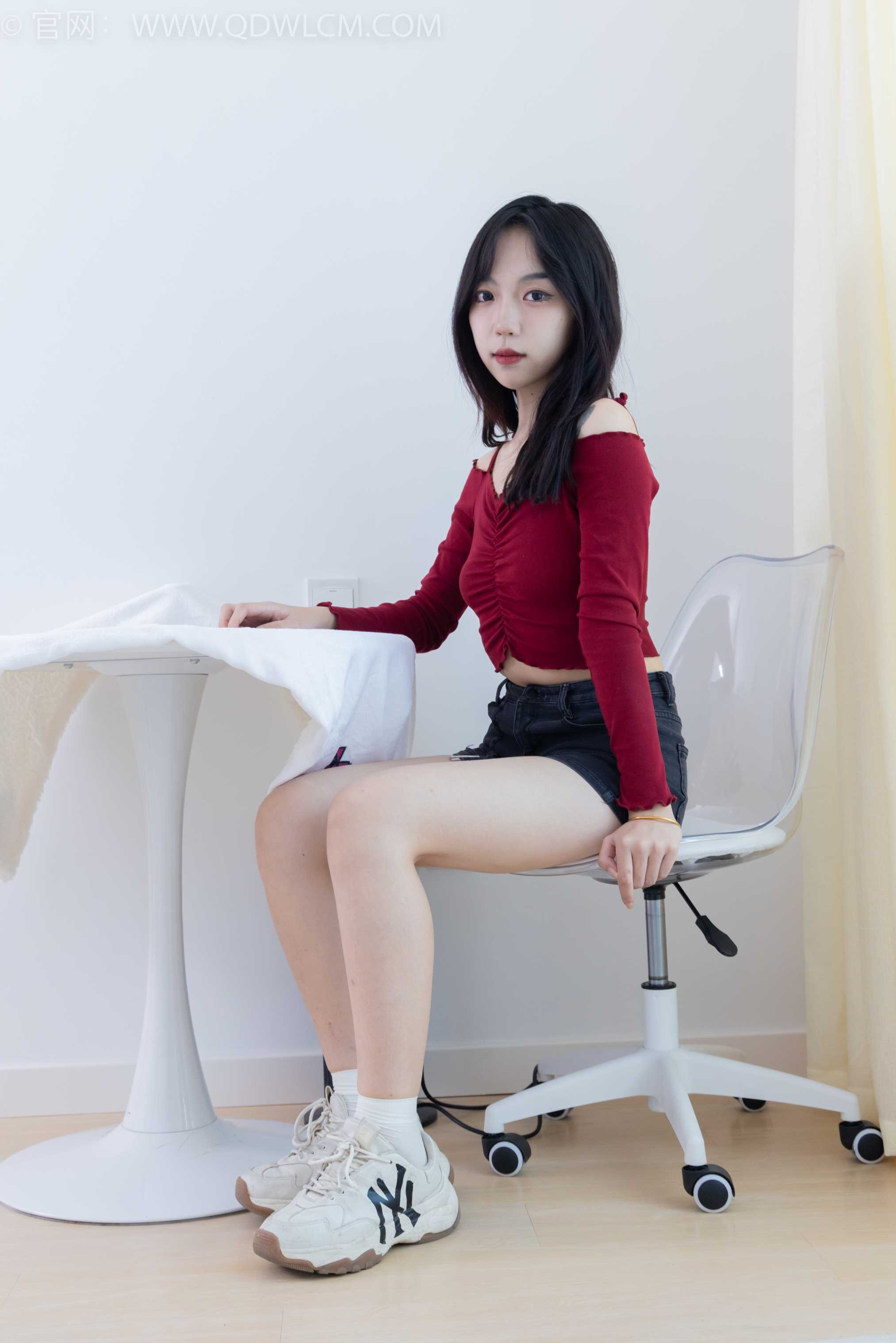 图片[1] - 物恋传媒 NO.2253 纱纱-运动鞋、自然穿脏白棉袜 [155P] - 机器猫次元 - 机器猫次元