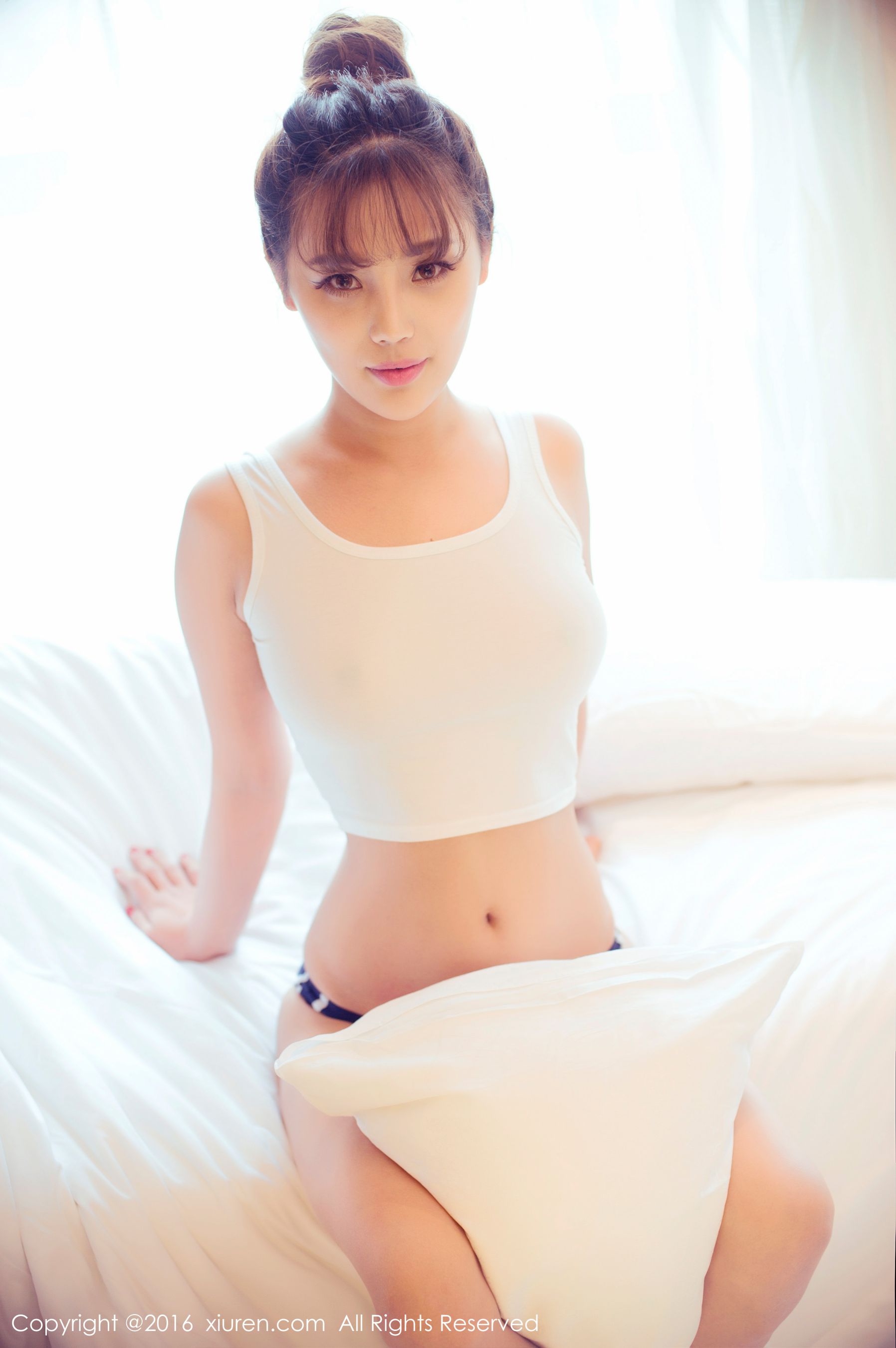 图片[1] - 周予然《高叉泳衣、爆乳内衣、高跟美腿、白色超短工字背心装》 秀人网 No.633 - 机器猫次元 - 机器猫次元