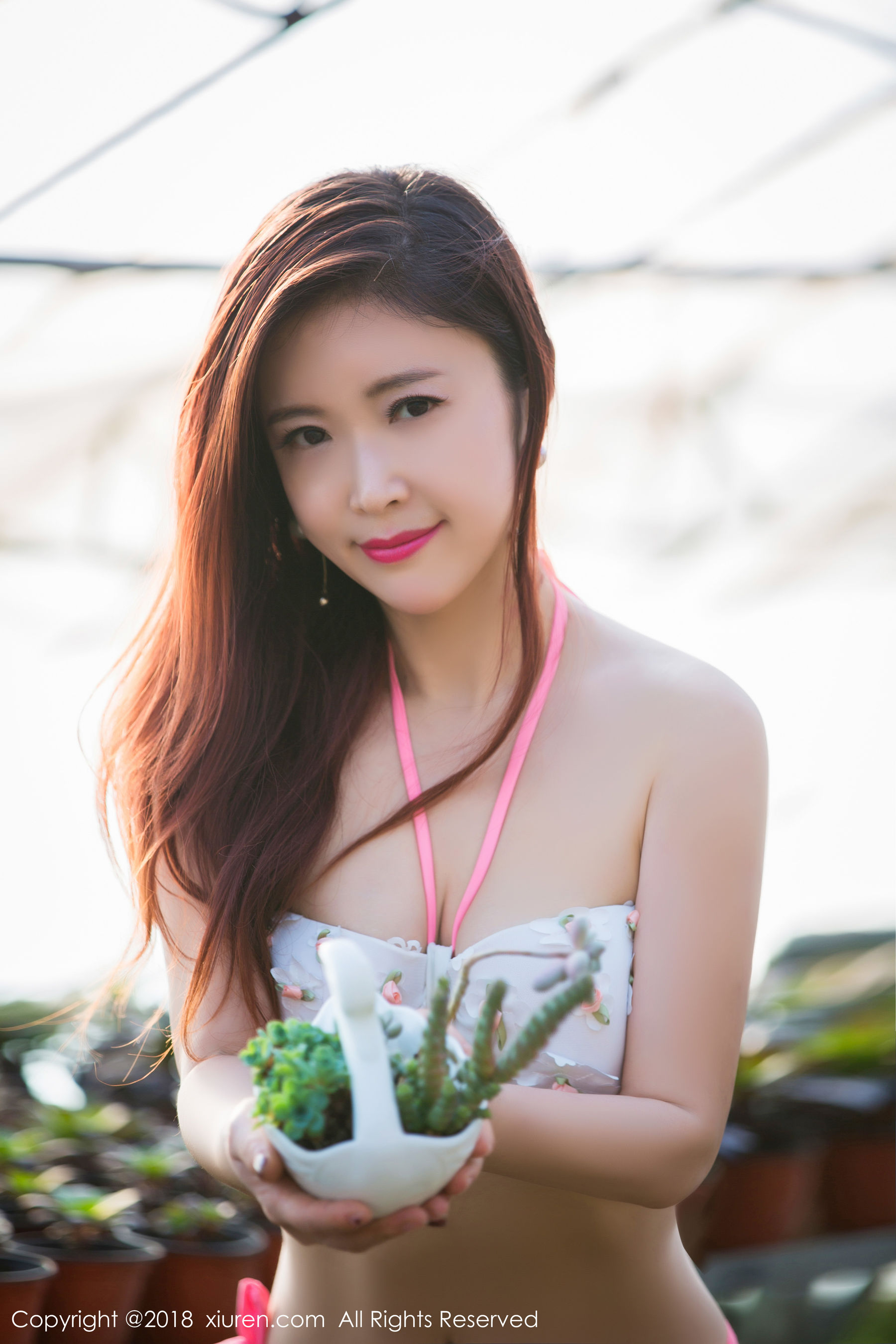 图片[1] - 西希白兔《花房》 秀人 No.924 - 机器猫次元 - 机器猫次元