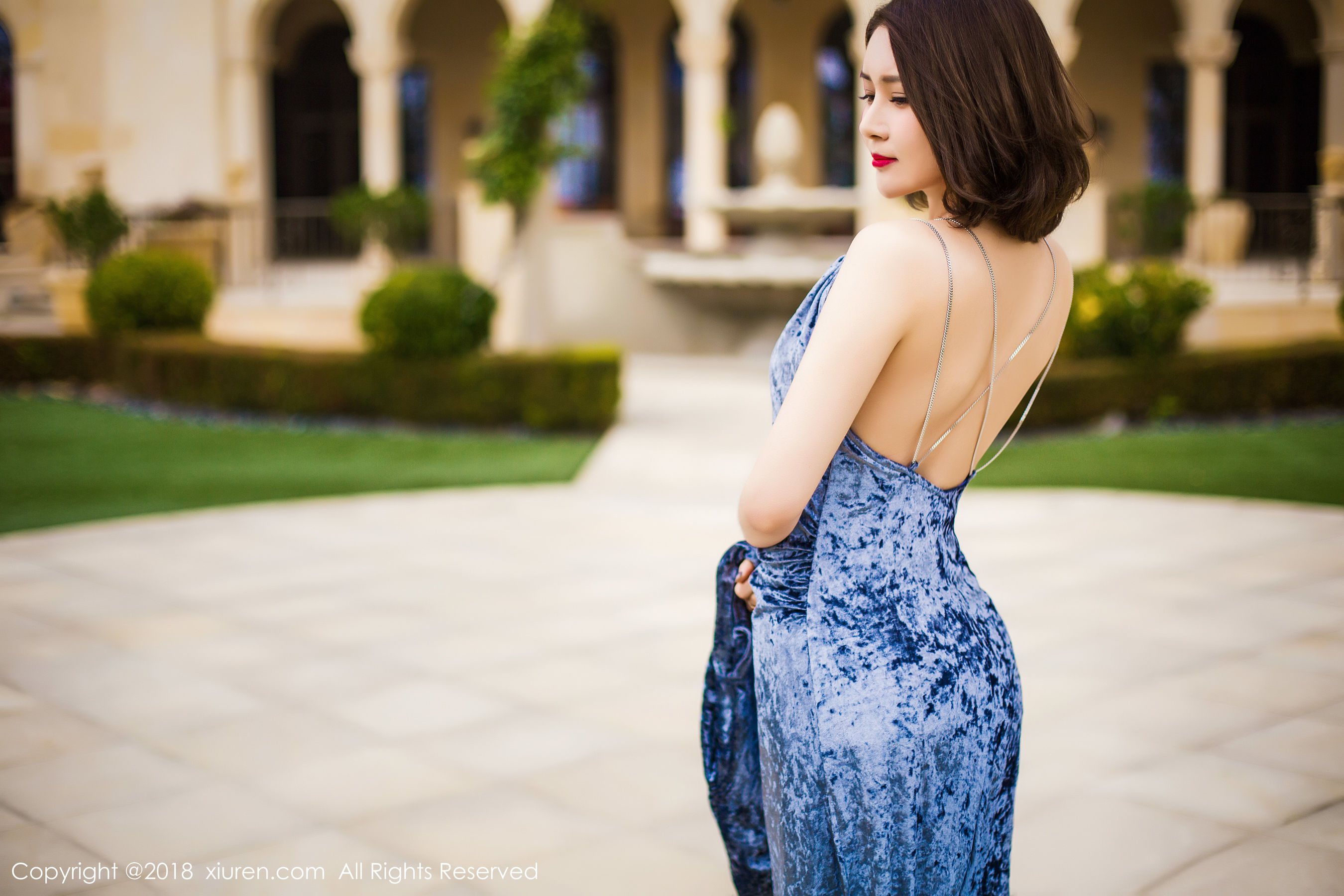 图片[4] - 女神@廿十《长裙街拍+内衣+浴袍》 秀人 No.935 - 机器猫次元 - 机器猫次元
