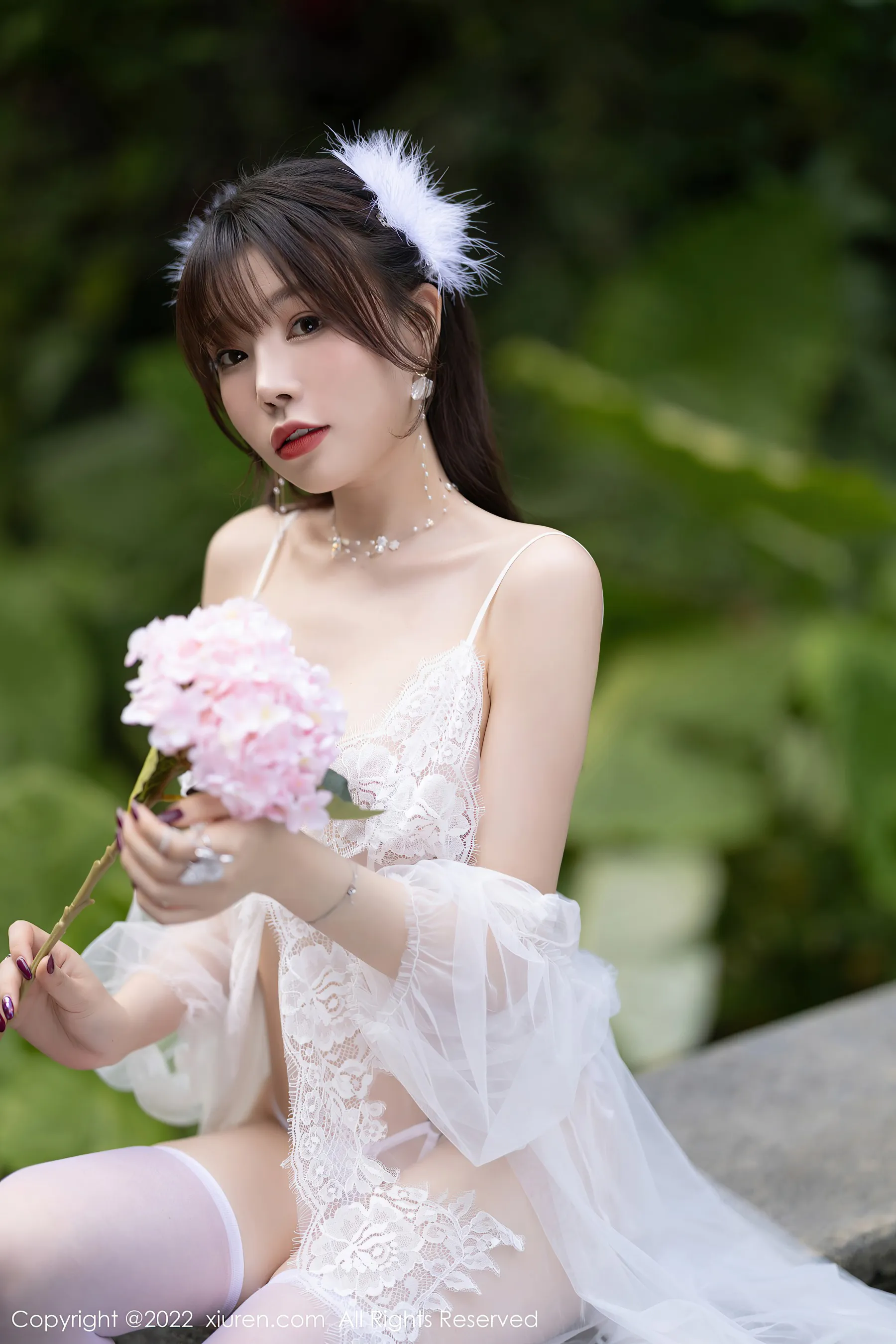 图片[1] - 秀人网 No.4704 芝芝Booty 丝袜美腿性感写真 - 机器猫次元 - 机器猫次元