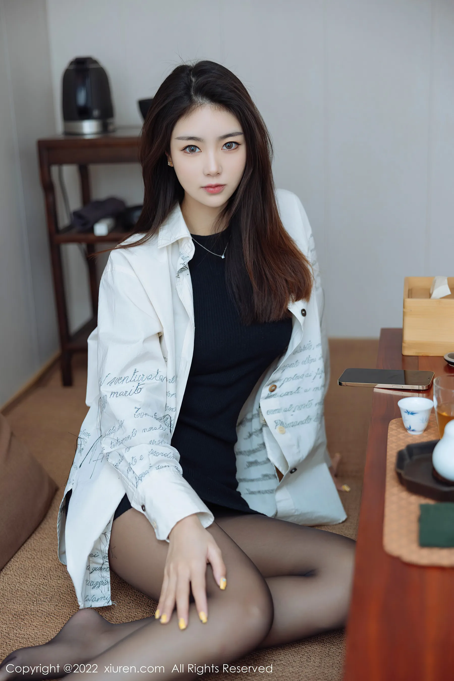 图片[1] - 秀人网 No.4832 可樂Vicky 黑丝美腿 - 机器猫次元 - 机器猫次元