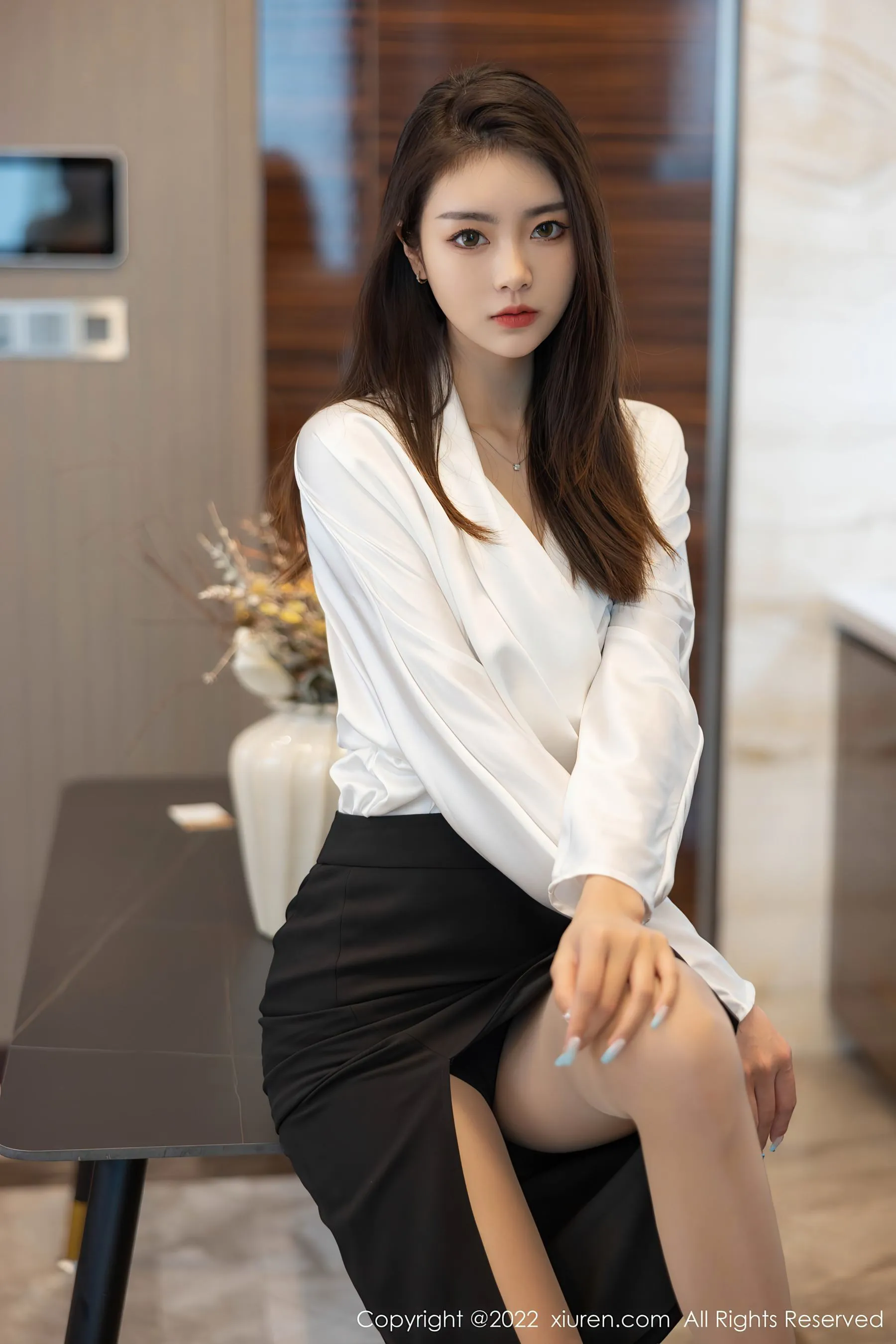 图片[6] - 秀人网 No.4869 可樂Vicky 长发美女丝袜美腿写真 - 机器猫次元 - 机器猫次元
