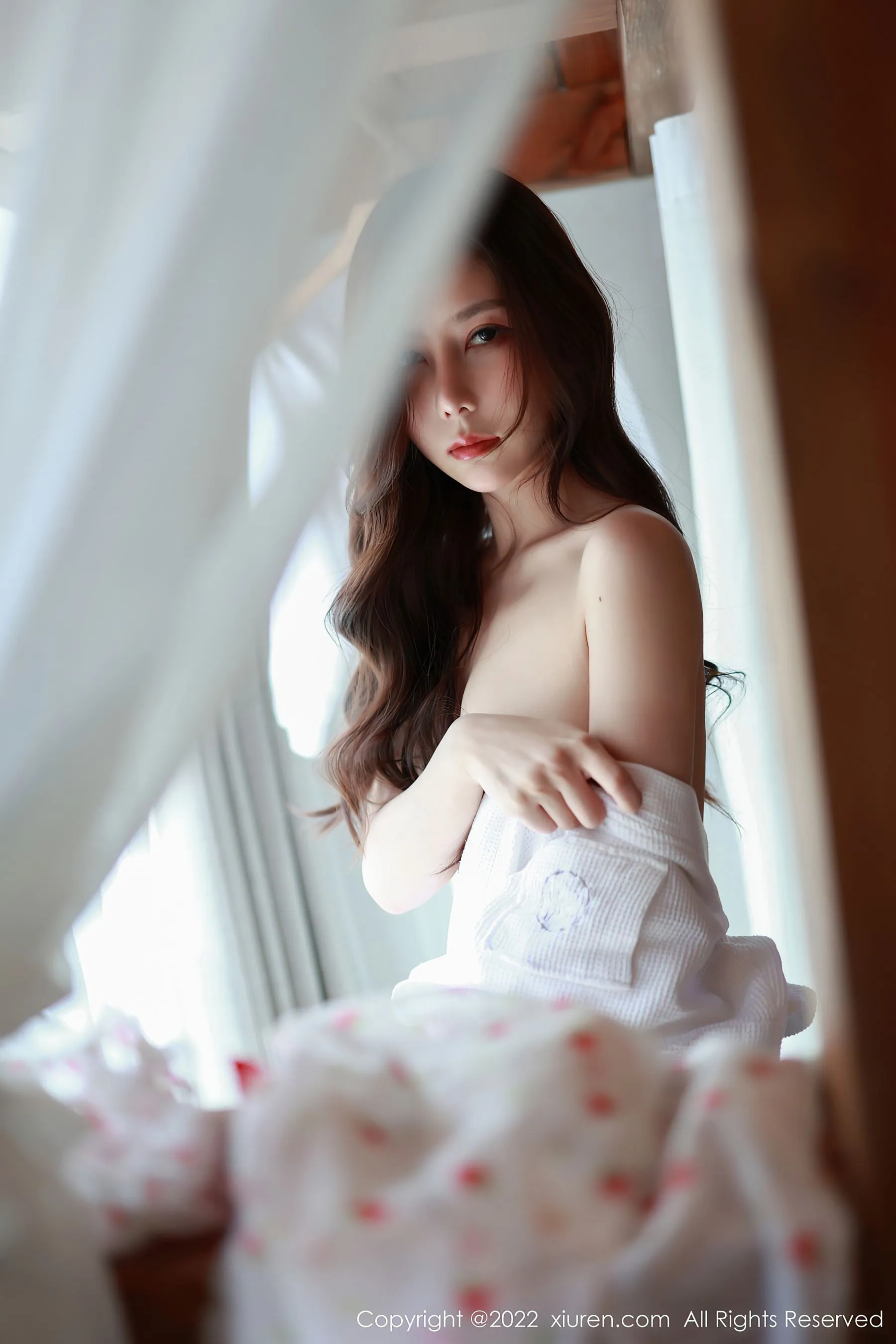 图片[1] - 秀人网 No.4932 尹甜甜 睡袍美腿 - 机器猫次元 - 机器猫次元