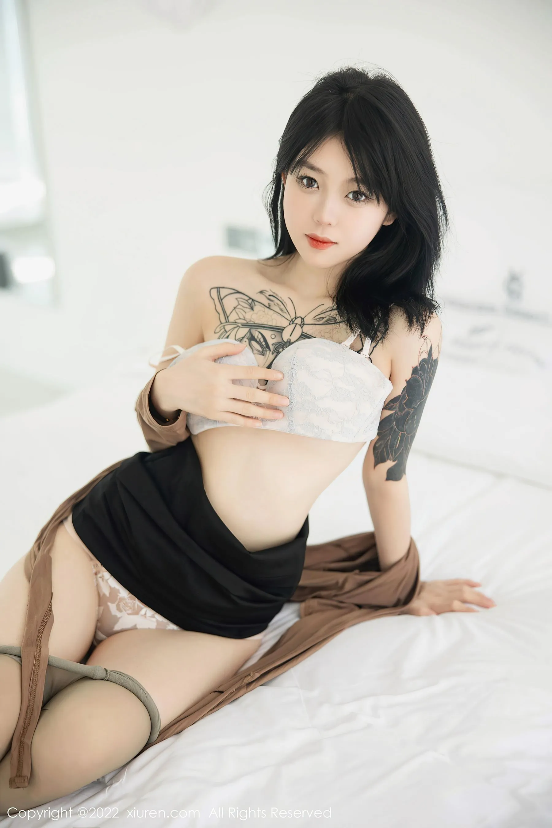 图片[1] - 秀人网 No.5587 奶瓶. 大理旅拍 - 机器猫次元 - 机器猫次元