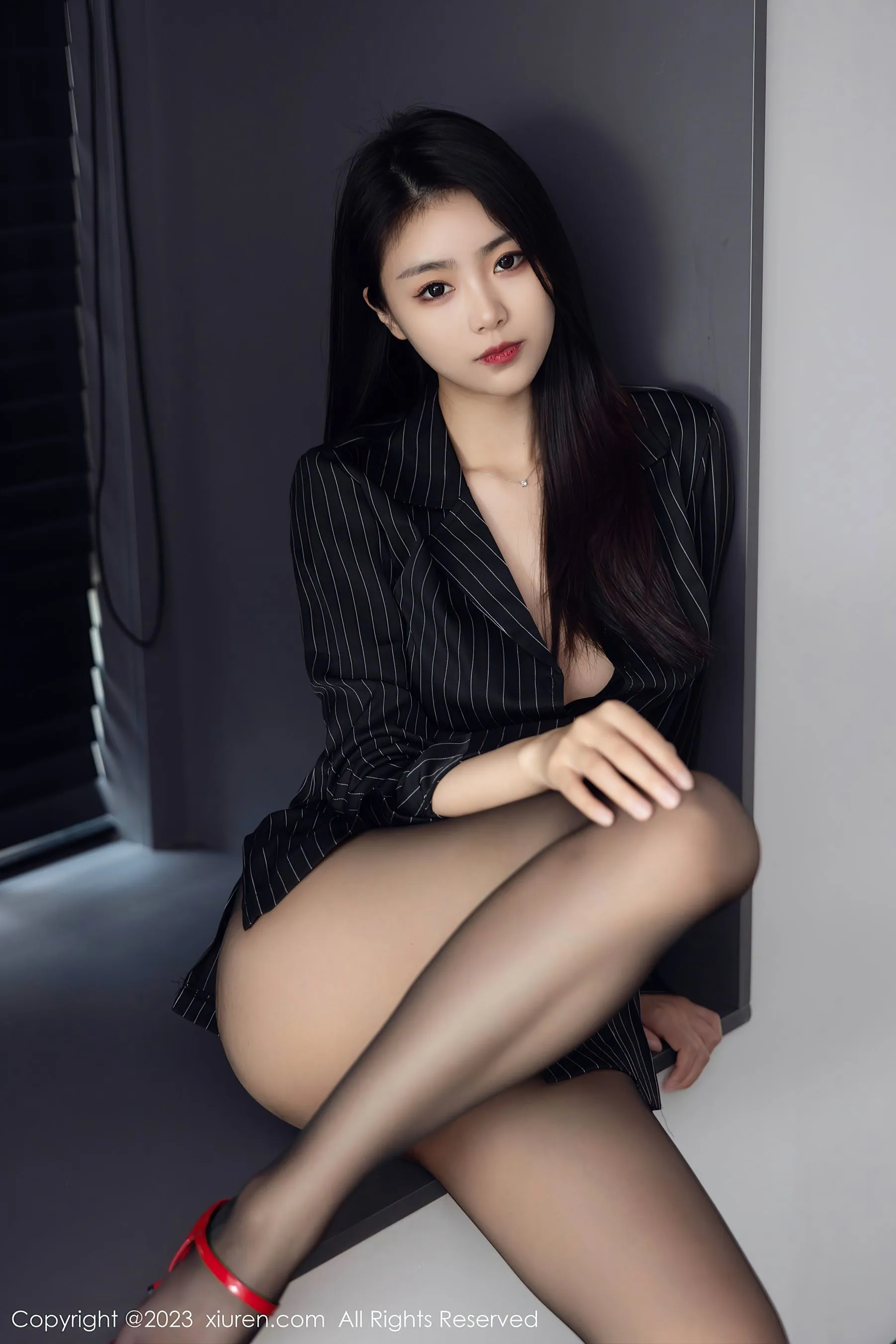 图片[4] - 秀人网 No.6677 可樂Vicky 黑丝美腿 - 机器猫次元 - 机器猫次元