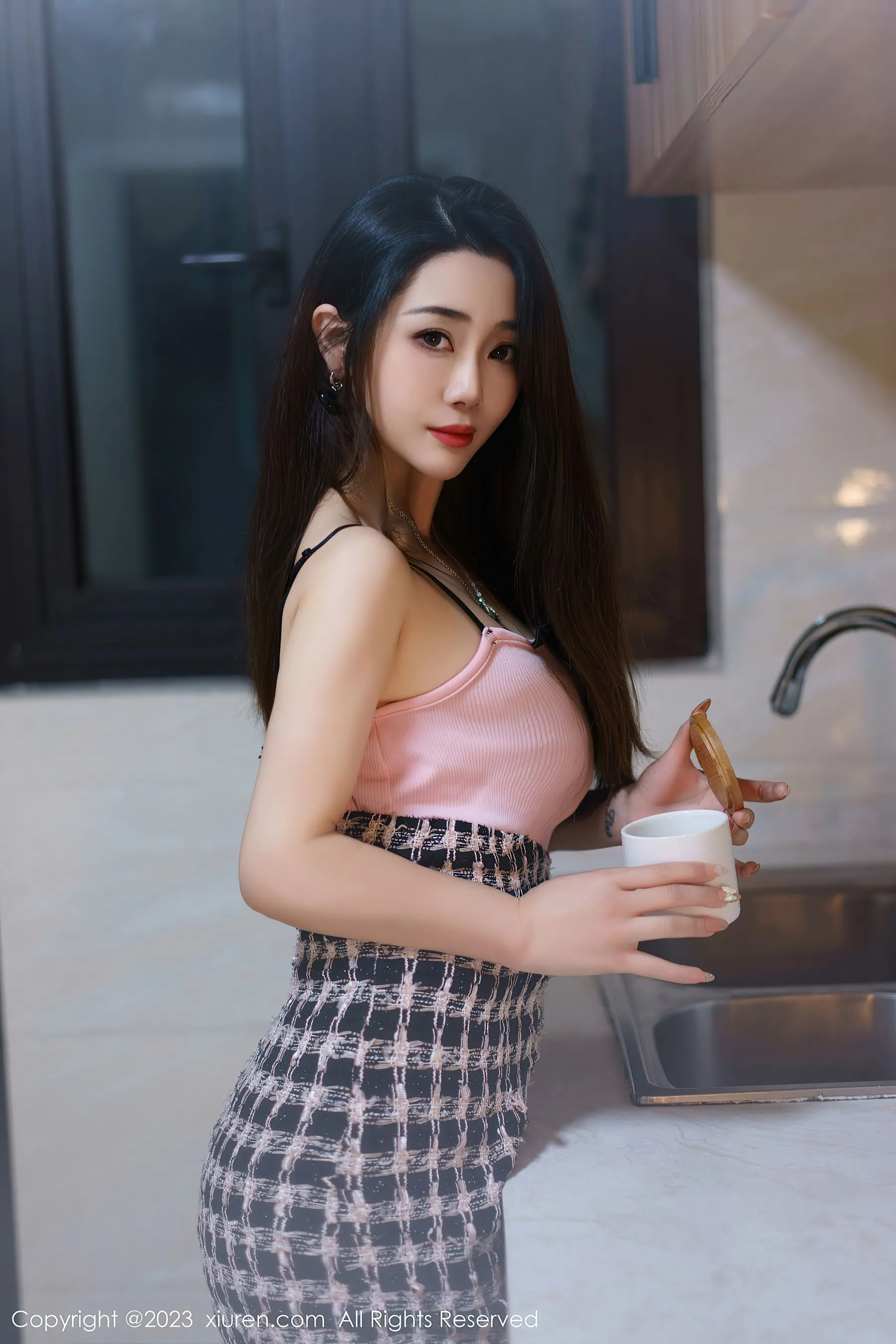 图片[2] - 秀人网 No.6799 严利娅Yuliya 丰腴美臀 - 机器猫次元 - 机器猫次元