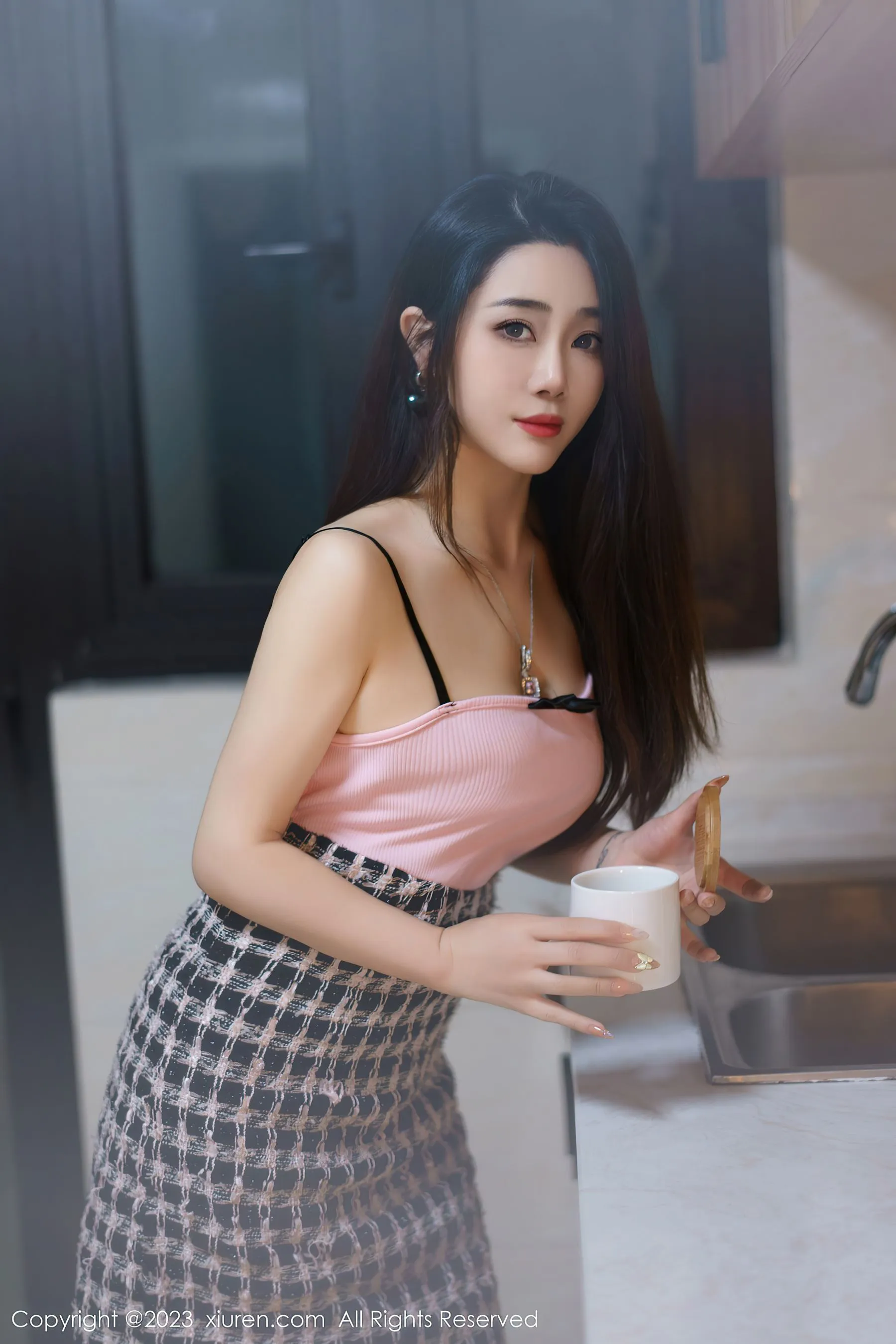 图片[1] - 秀人网 No.6799 严利娅Yuliya 丰腴美臀 - 机器猫次元 - 机器猫次元