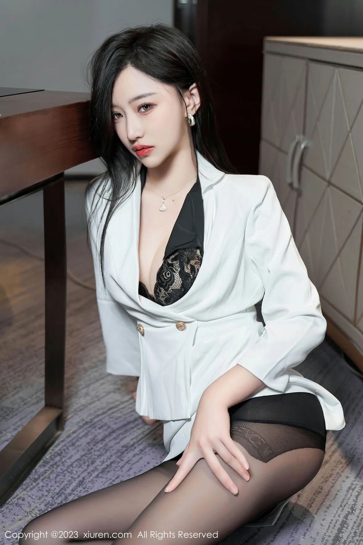 图片[1] - XiuRen 秀人 No.6900 妙可可Cheese 魅惑黑丝性感写真 [81P] - 机器猫次元 - 机器猫次元