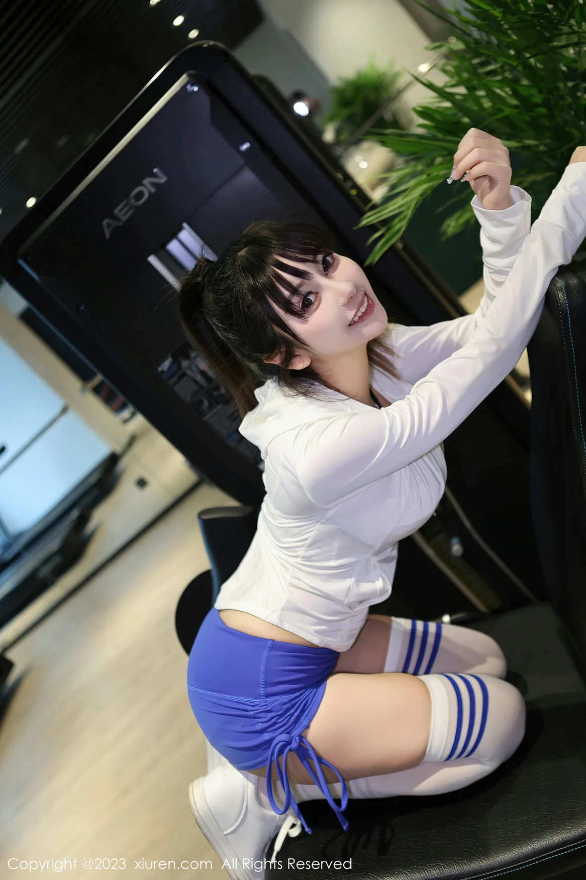 图片[7] - XiuRen 秀人 No.6909 夏希 白色长筒袜性感写真 [65P] - 机器猫次元 - 机器猫次元