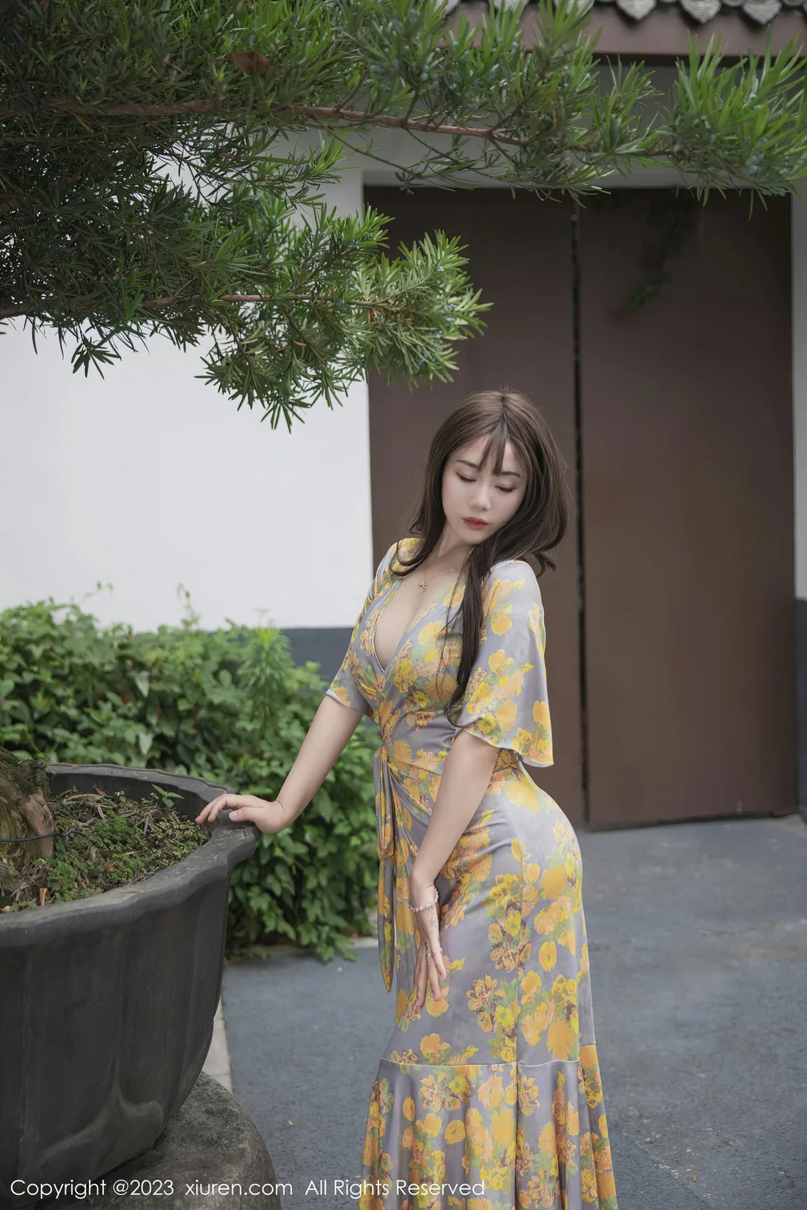 图片[4] - XiuRen 秀人 No.6949 严利娅Yuliya 黄灰色睡裙性感写真 [85P] - 机器猫次元 - 机器猫次元