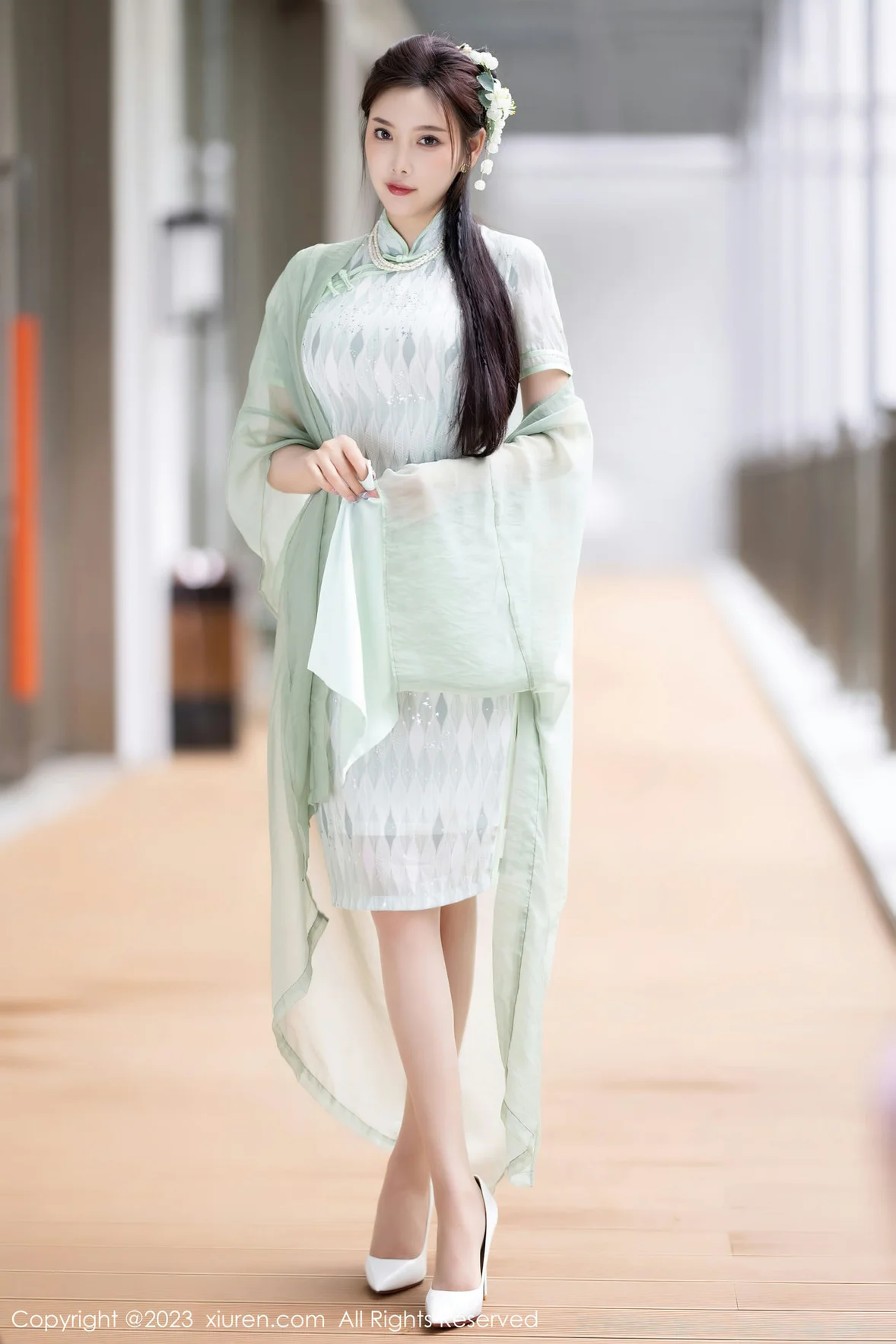 图片[2] - XiuRen 秀人 No.6983 杨晨晨Yome 淡绿色旗袍性感写真 [85P] - 机器猫次元 - 机器猫次元