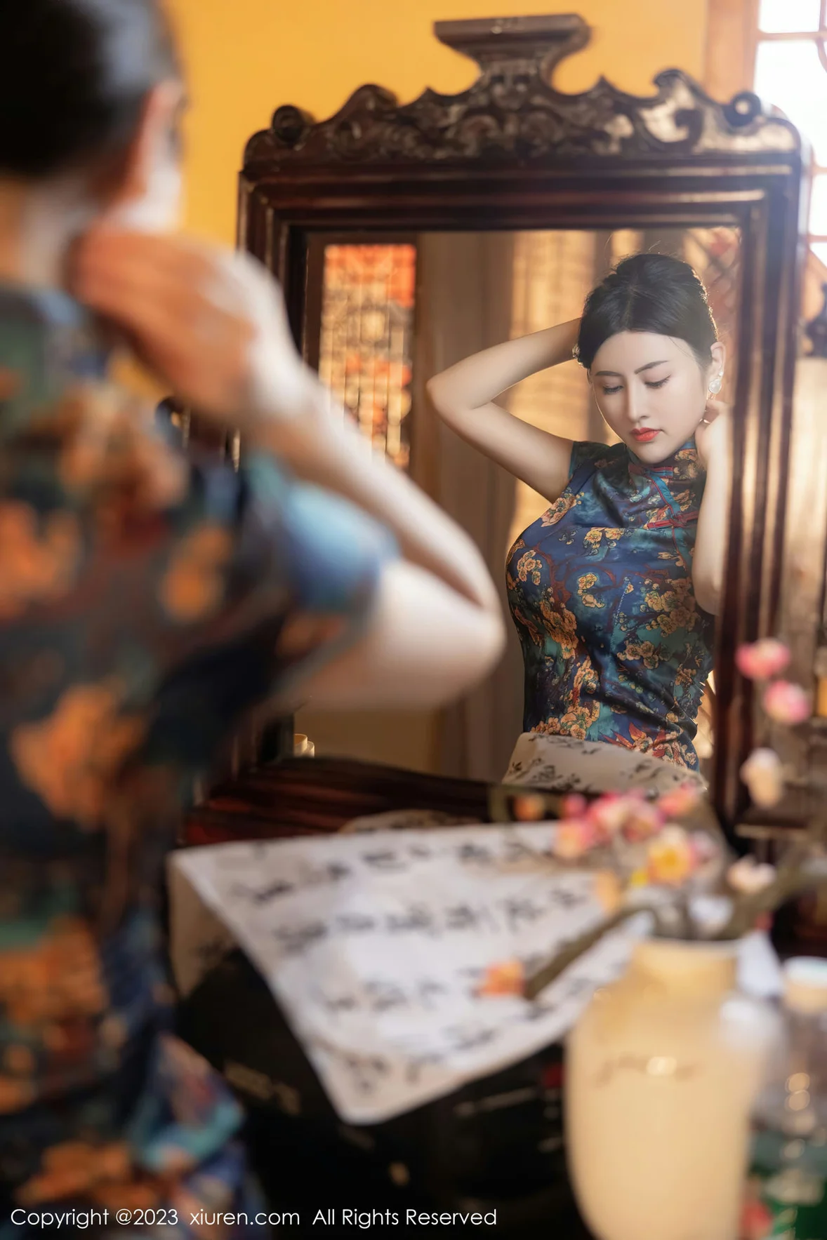 图片[2] - XiuRen 秀人 No.7051 诗诗kiki 蓝色图纹旗袍性感写真 [83P] - 机器猫次元 - 机器猫次元