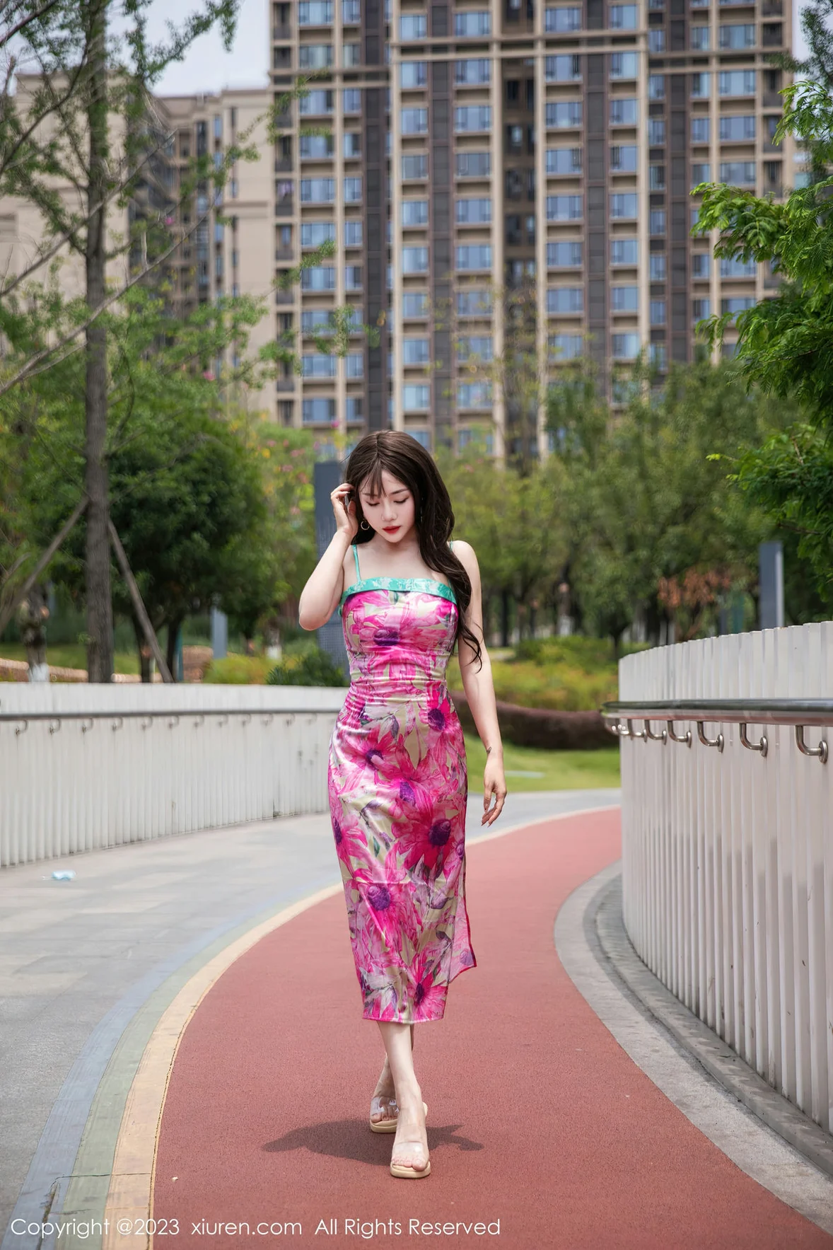图片[8] - XiuRen 秀人 No.7065 严利娅Yuliya 网红情人裙性感写真 [76P] - 机器猫次元 - 机器猫次元