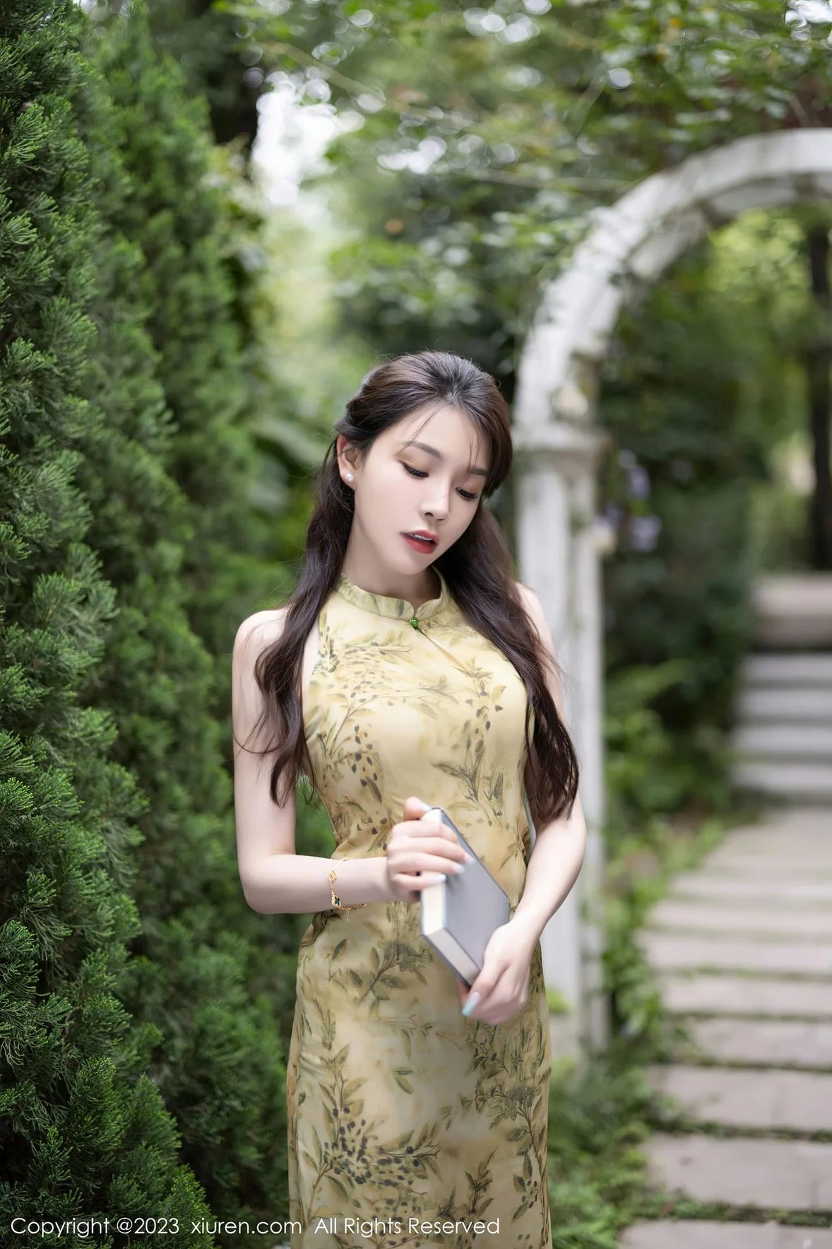 图片[1] - XiuRen 秀人 No.7083 徐莉芝Booty 欧式文艺风性感写真 [82P] - 机器猫次元 - 机器猫次元