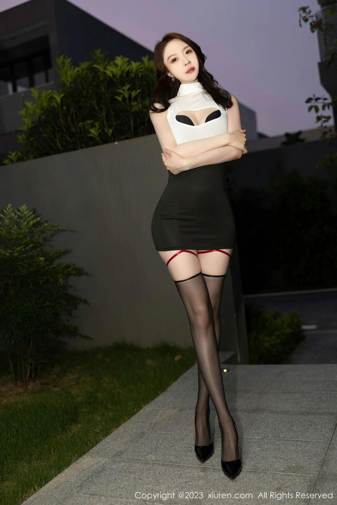 图片[1] - XiuRen 秀人 No.7105 梦心玥 性感短裙性感写真 [83P] - 机器猫次元 - 机器猫次元