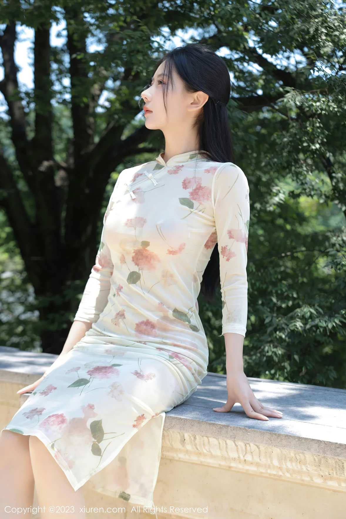 图片[1] - XiuRen 秀人 No.7168 尹甜甜 米色旗袍性感写真 [47P] - 机器猫次元 - 机器猫次元