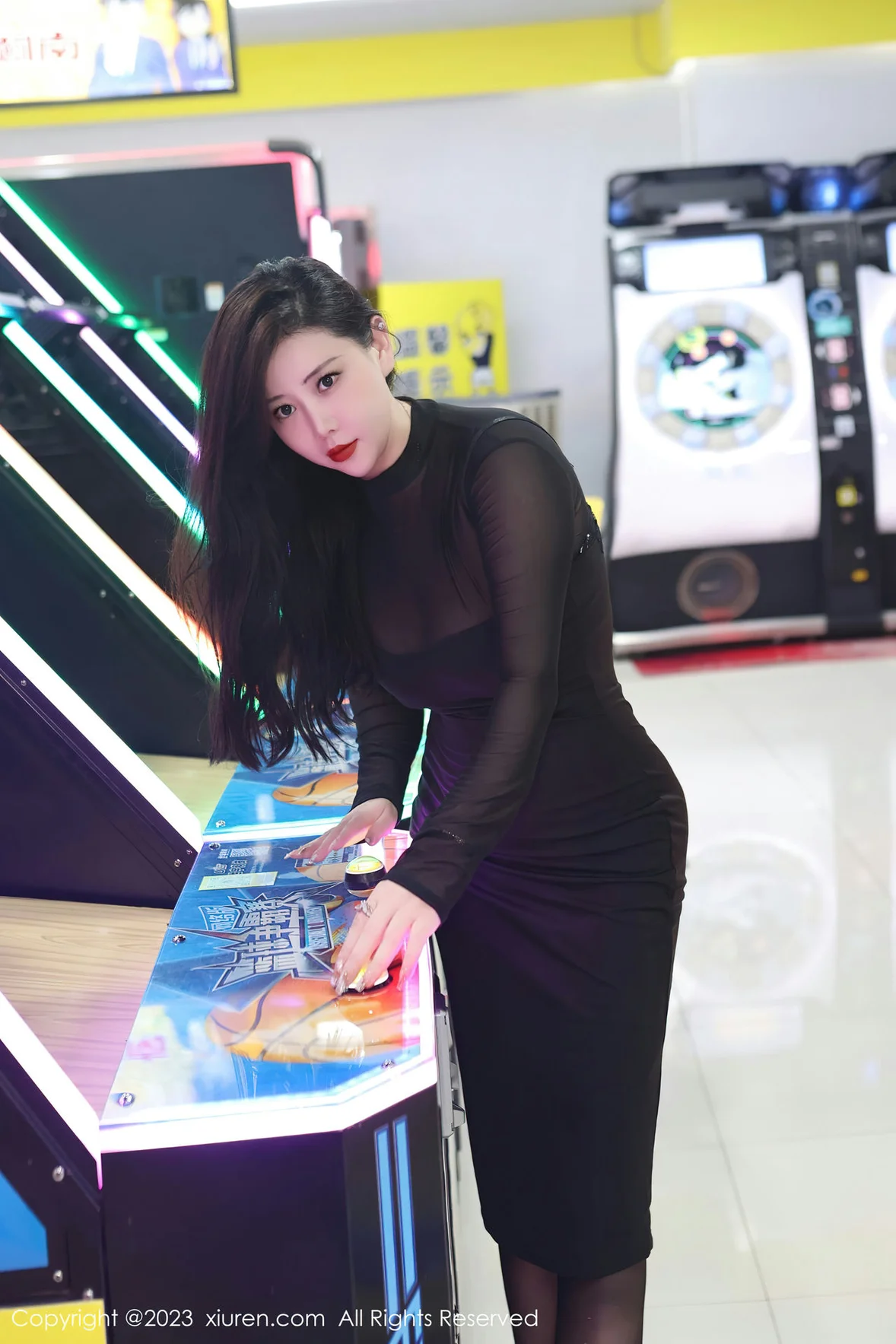 图片[2] - XiuRen 秀人 No.7230 王婉悠Queen 电玩城黑色薄纱性感写真 [72P] - 机器猫次元 - 机器猫次元