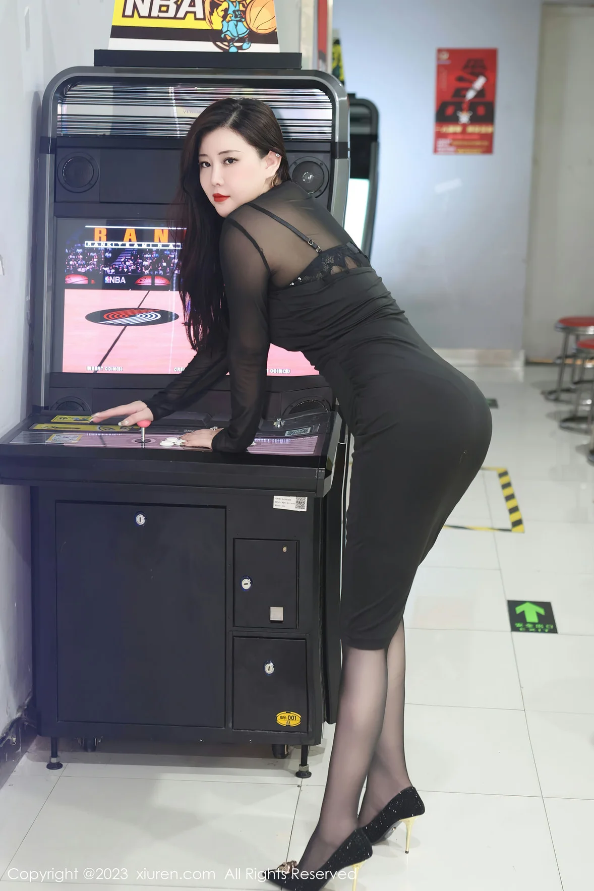 图片[8] - XiuRen 秀人 No.7230 王婉悠Queen 电玩城黑色薄纱性感写真 [72P] - 机器猫次元 - 机器猫次元