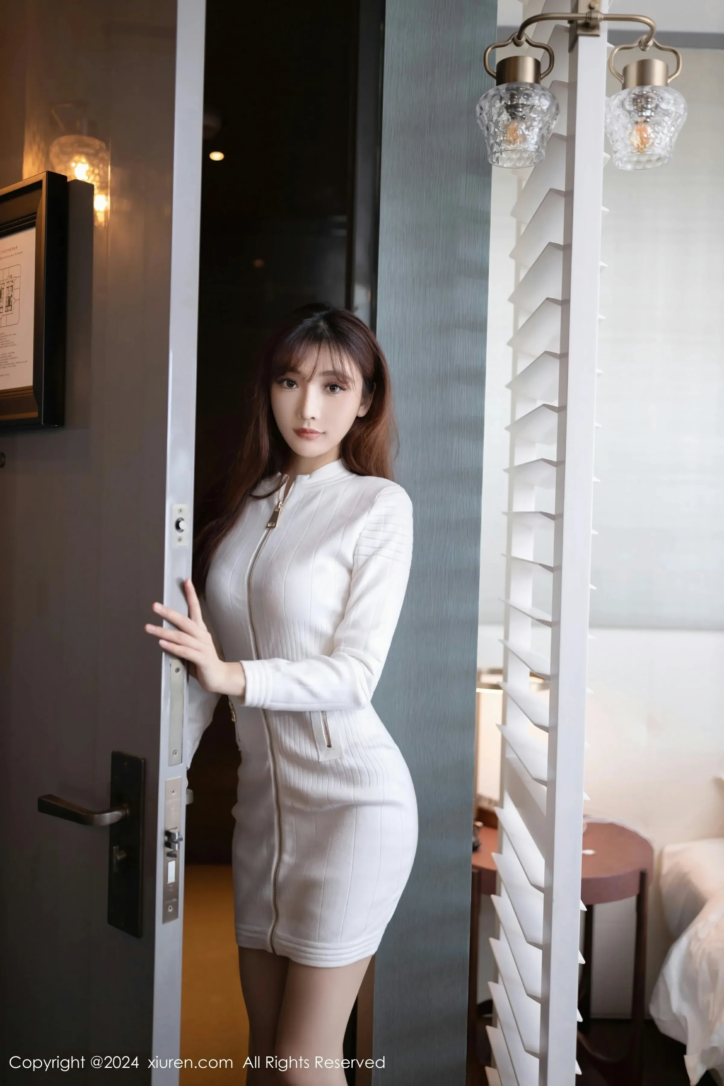图片[4] - XiuRen 秀人 No.8233 陆萱萱 [80P] - 机器猫次元 - 机器猫次元