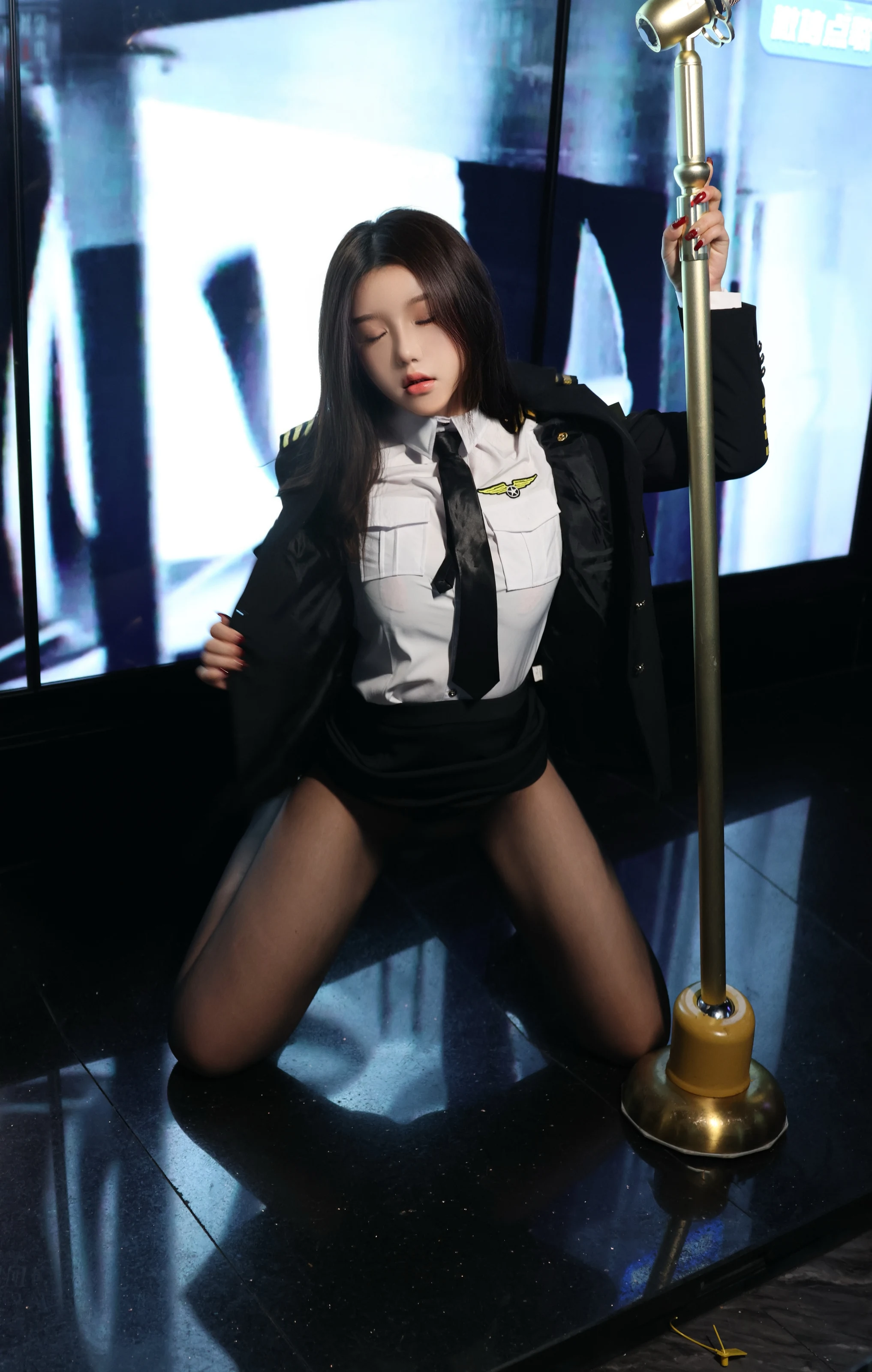 图片[1] - XiuRen 内购版 小薯条nienie 迷情KTV场景主题写真 [101P] - 机器猫次元 - 机器猫次元
