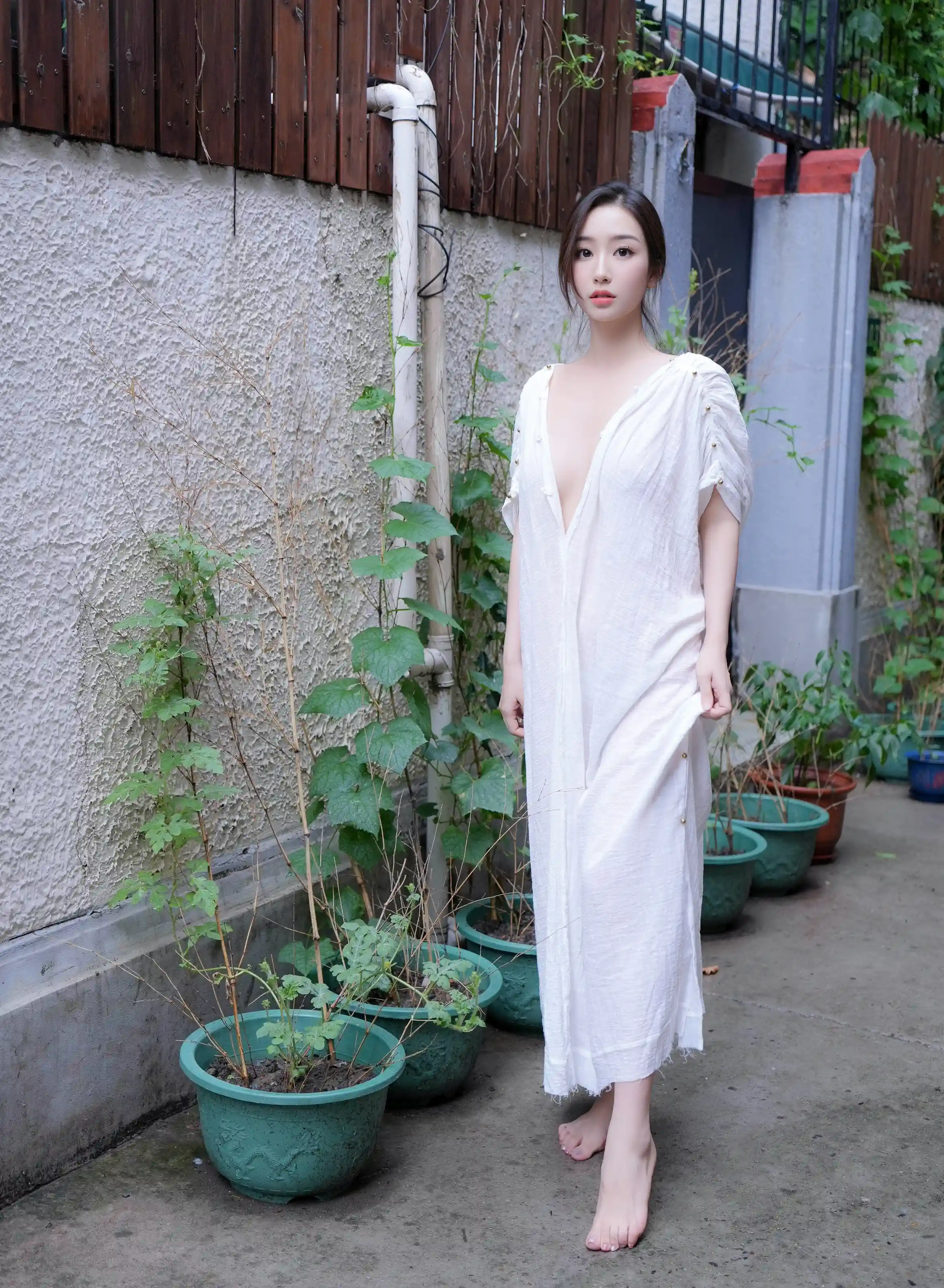 图片[3] - XiuRen 内购版 No.10603 楠芝 身着白色长裙的美女画家 [78P] - 机器猫次元 - 机器猫次元