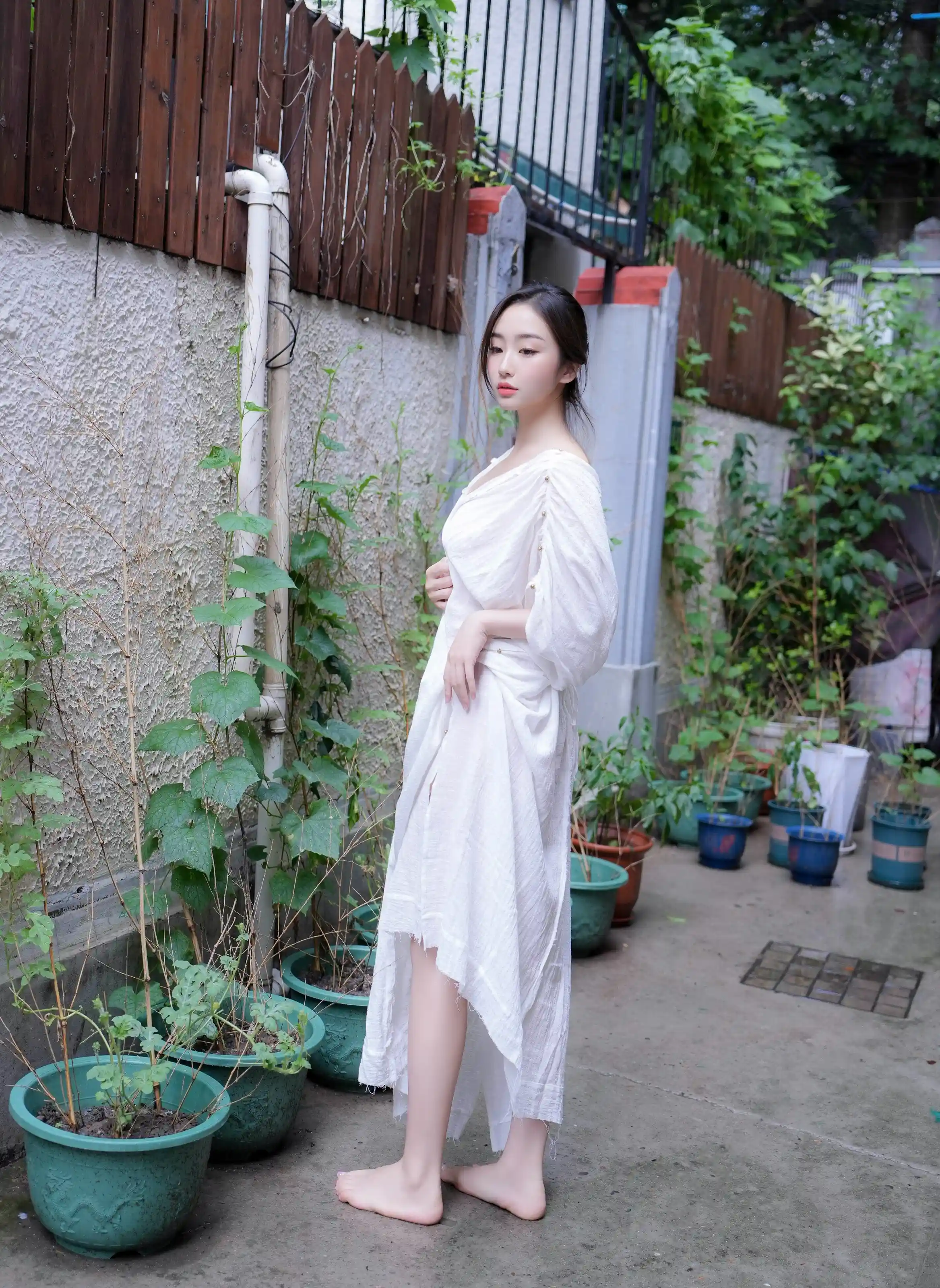 图片[4] - XiuRen 内购版 No.10603 楠芝 身着白色长裙的美女画家 [78P] - 机器猫次元 - 机器猫次元