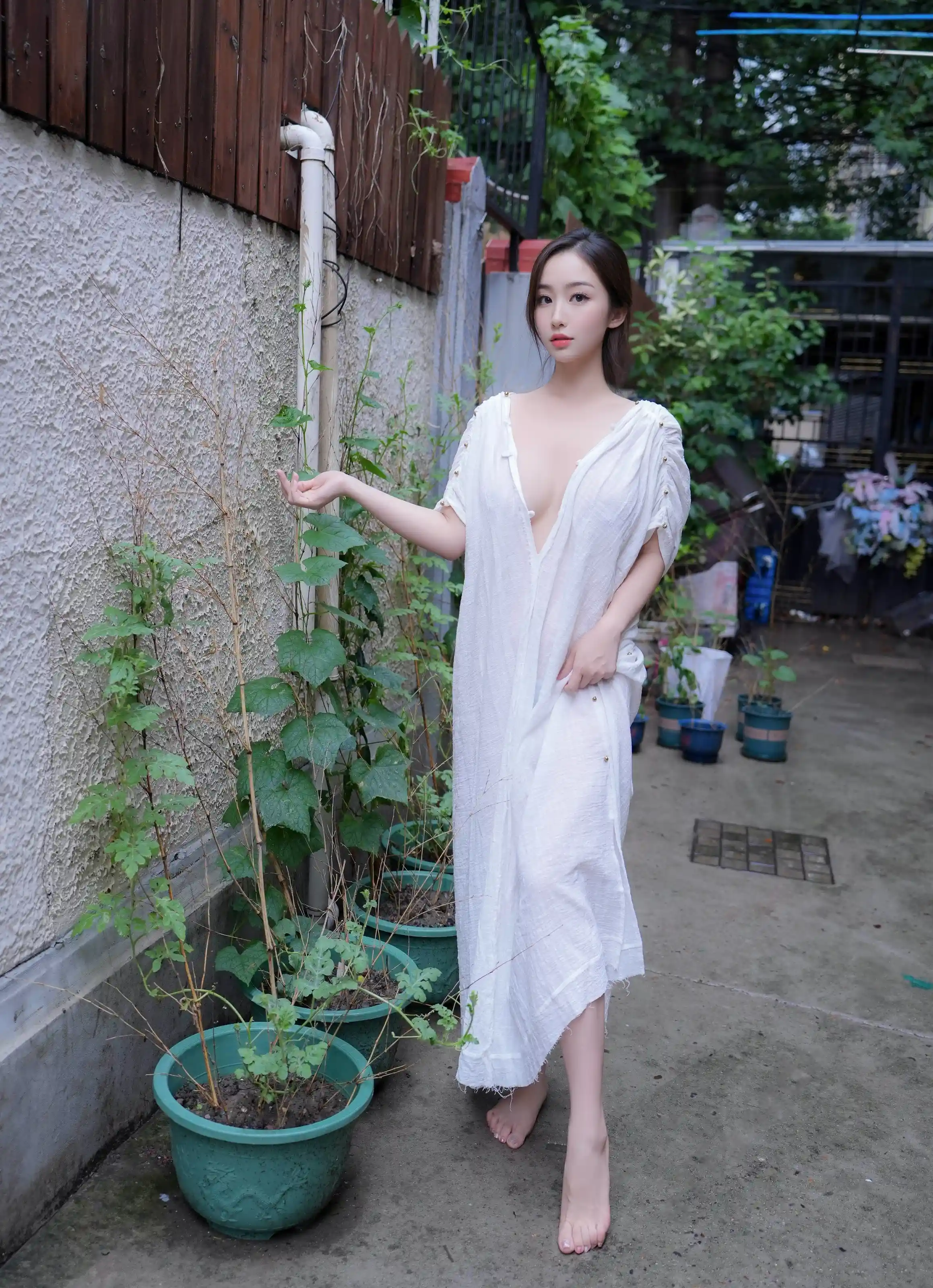 图片[8] - XiuRen 内购版 No.10603 楠芝 身着白色长裙的美女画家 [78P] - 机器猫次元 - 机器猫次元